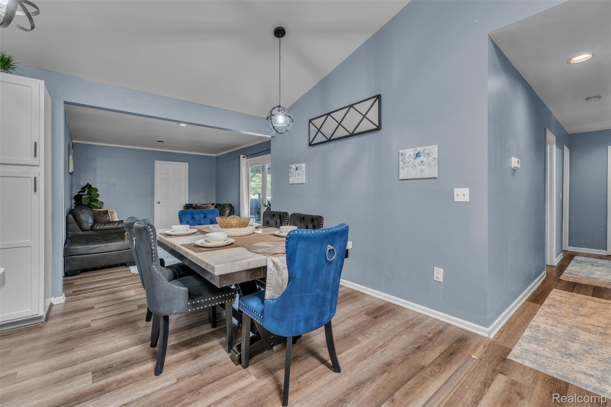 27116 Warner Avenue Property Photo 6