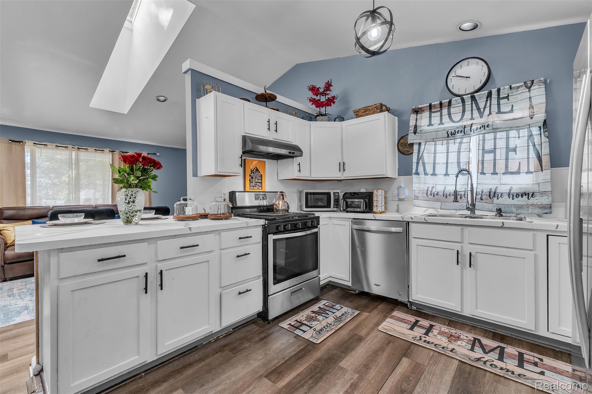 27116 Warner Avenue Property Photo 9