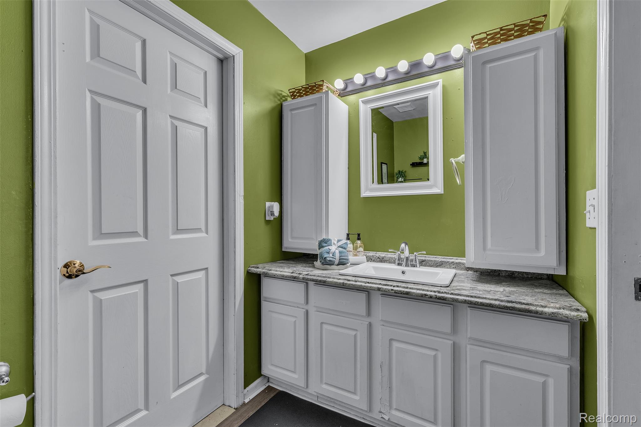 27116 Warner Avenue Property Photo 23