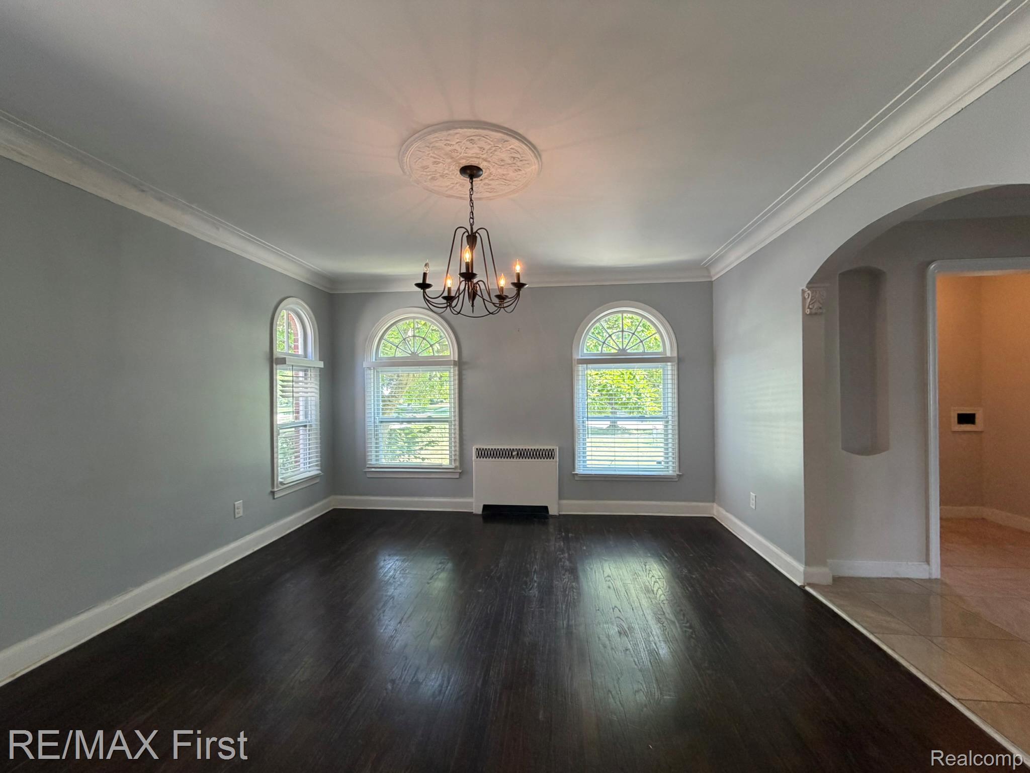 1349 Devonshire Road Property Photo 9