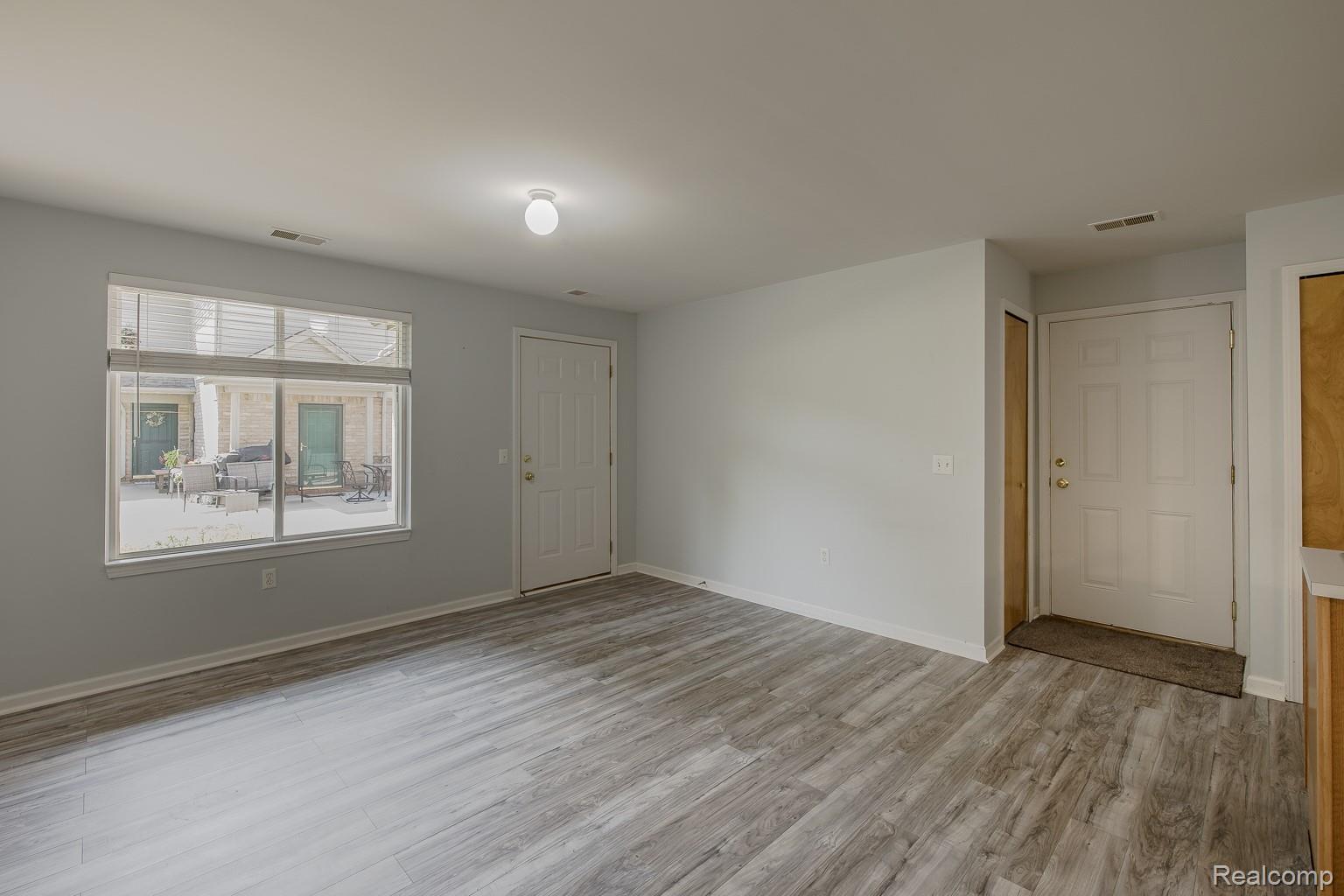2154 Frazho Road Property Photo 7