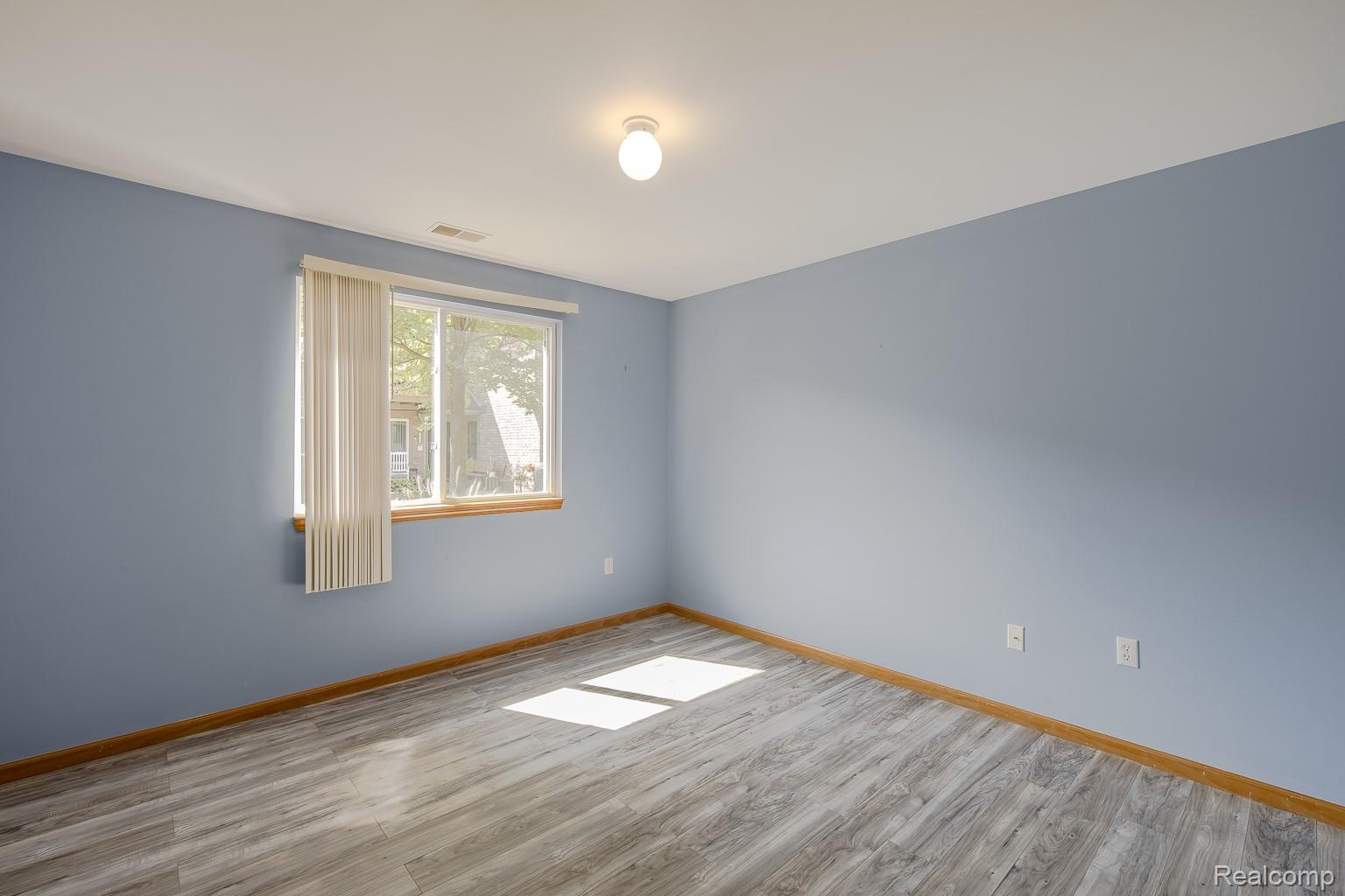 2154 Frazho Road Property Photo 16