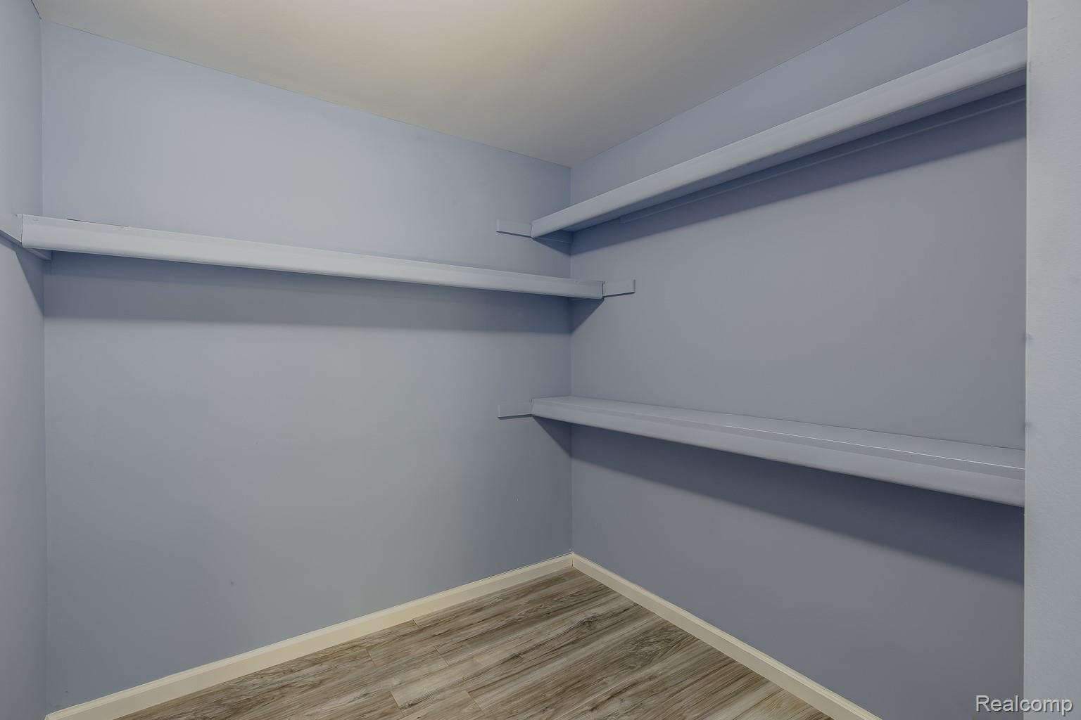 2154 Frazho Road Property Photo 19