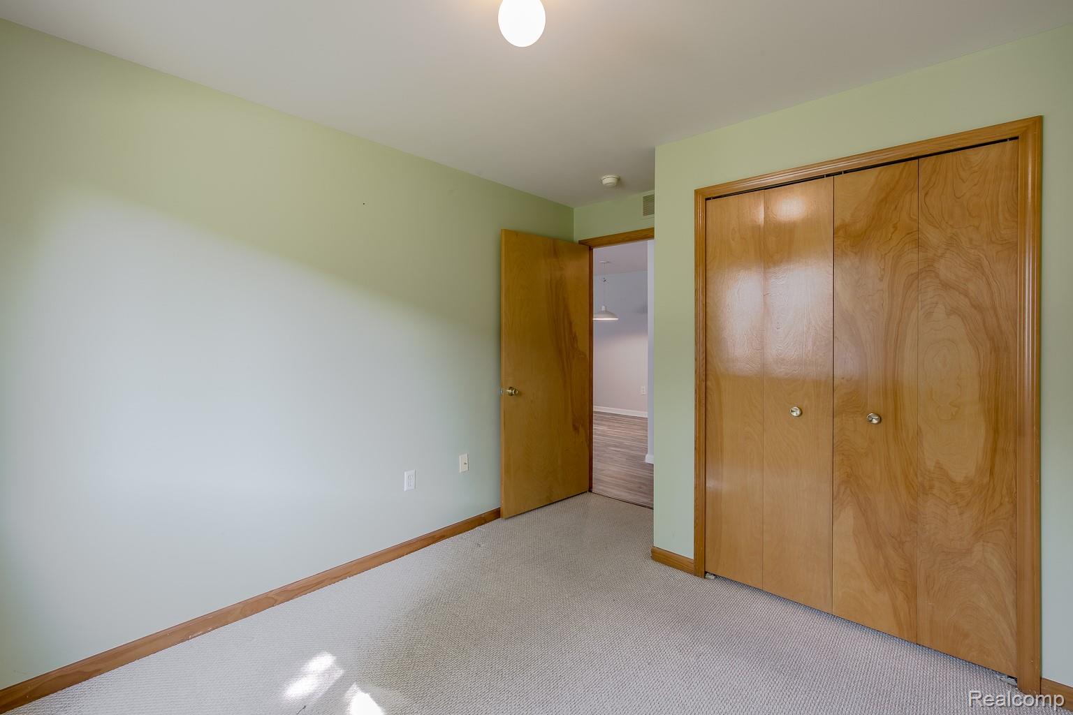 2154 Frazho Road Property Photo 23