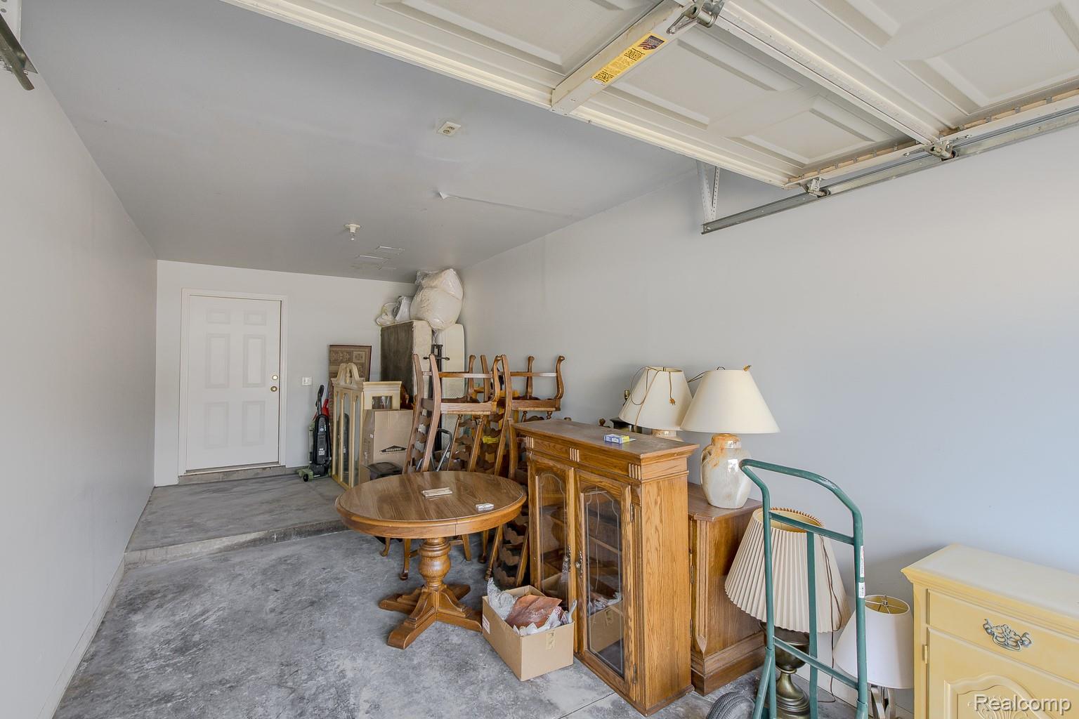 2154 Frazho Road Property Photo 25