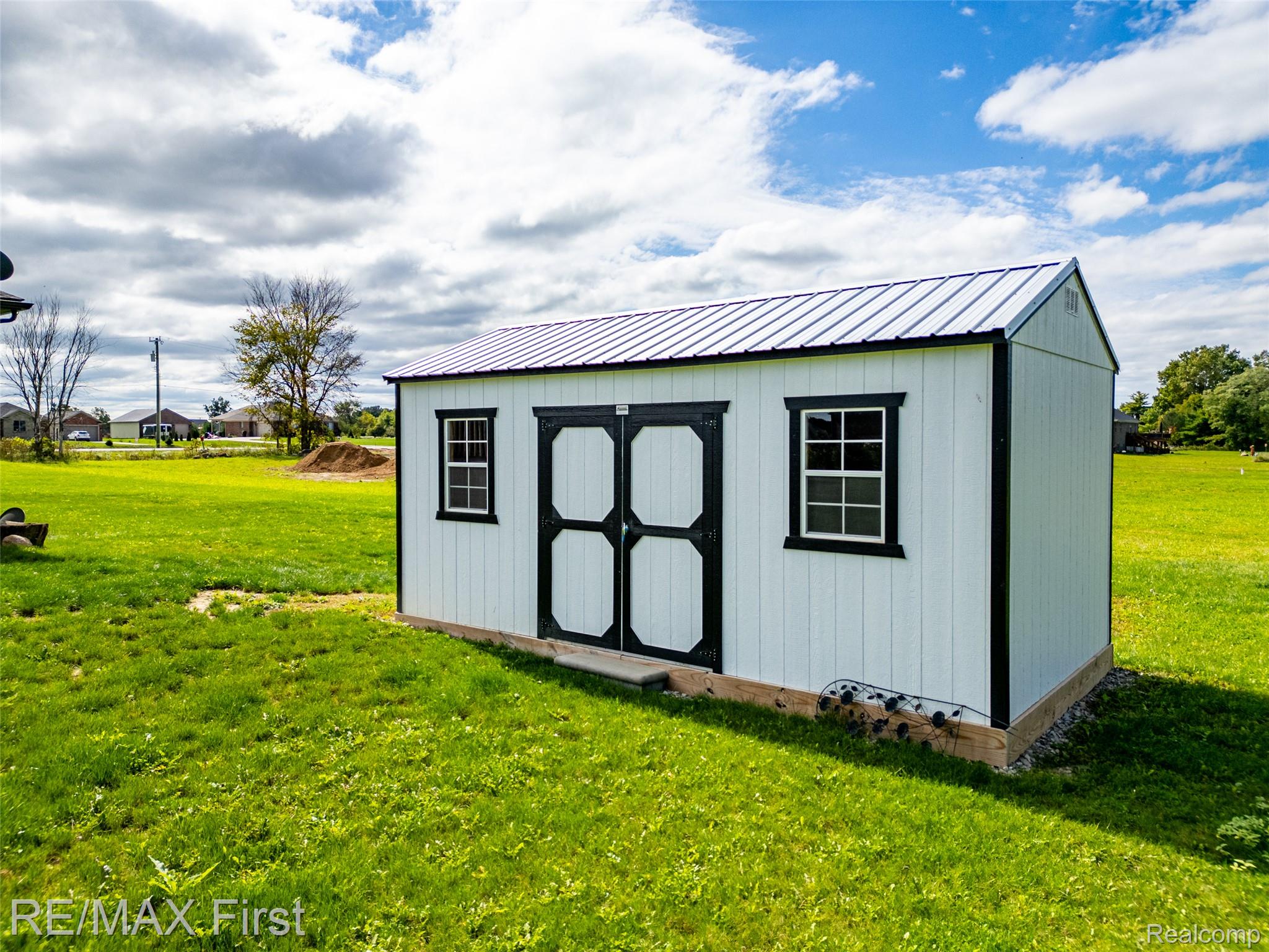 7065 Dryden Road Property Photo 7