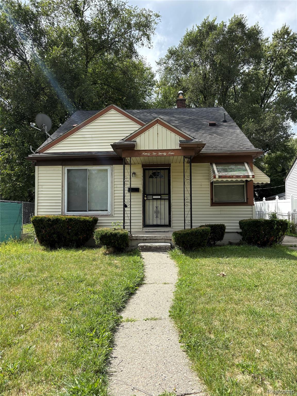 9229 Westwood Street Property Photo 1