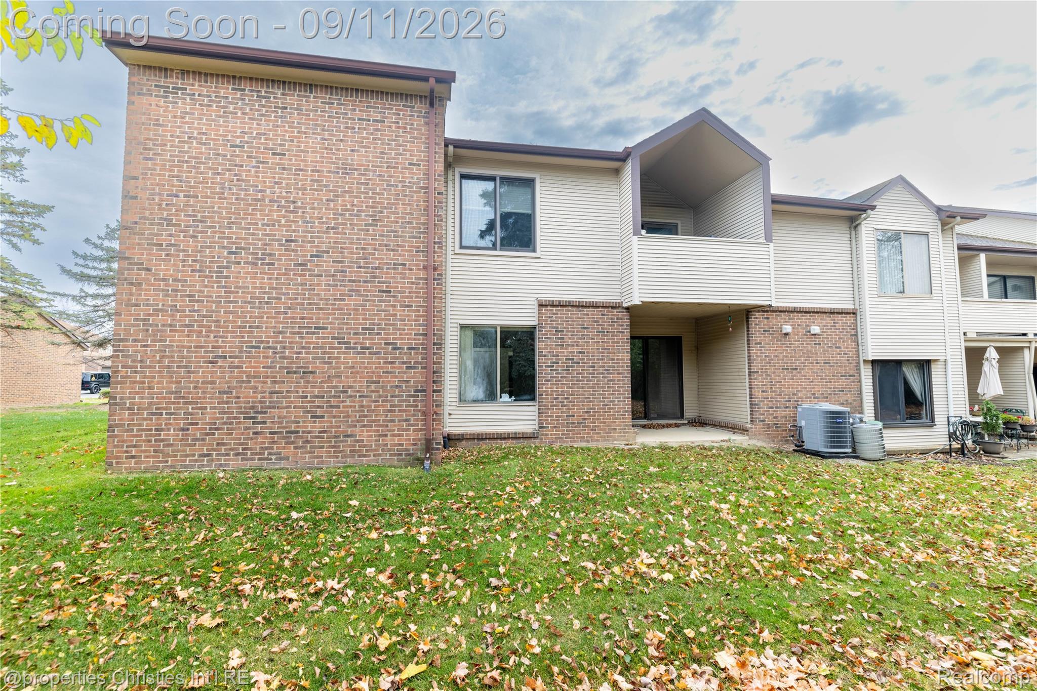6600 Ridgefield Circle Property Photo 7