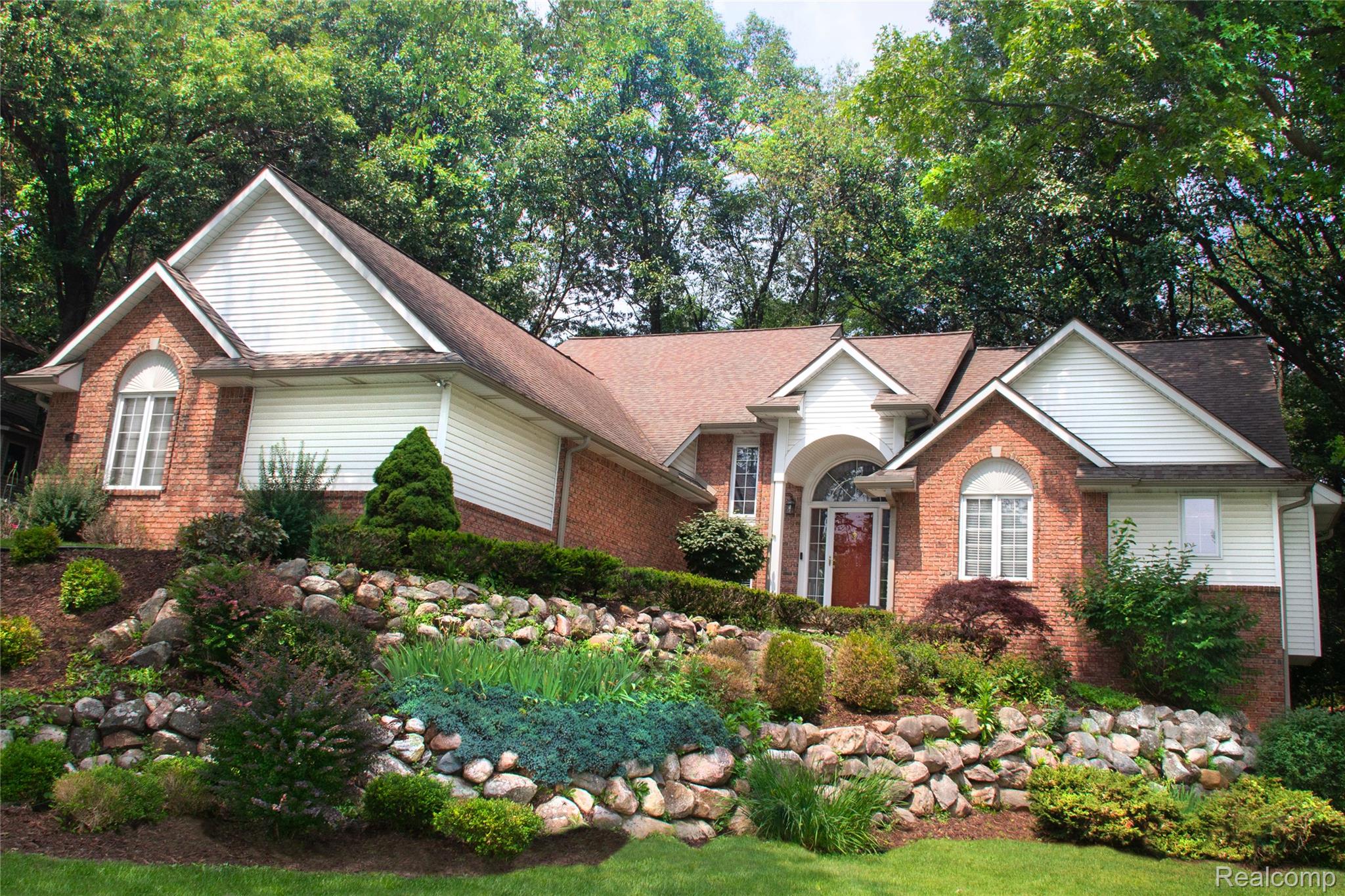7781 Partridge Hill Drive Property Photo 2