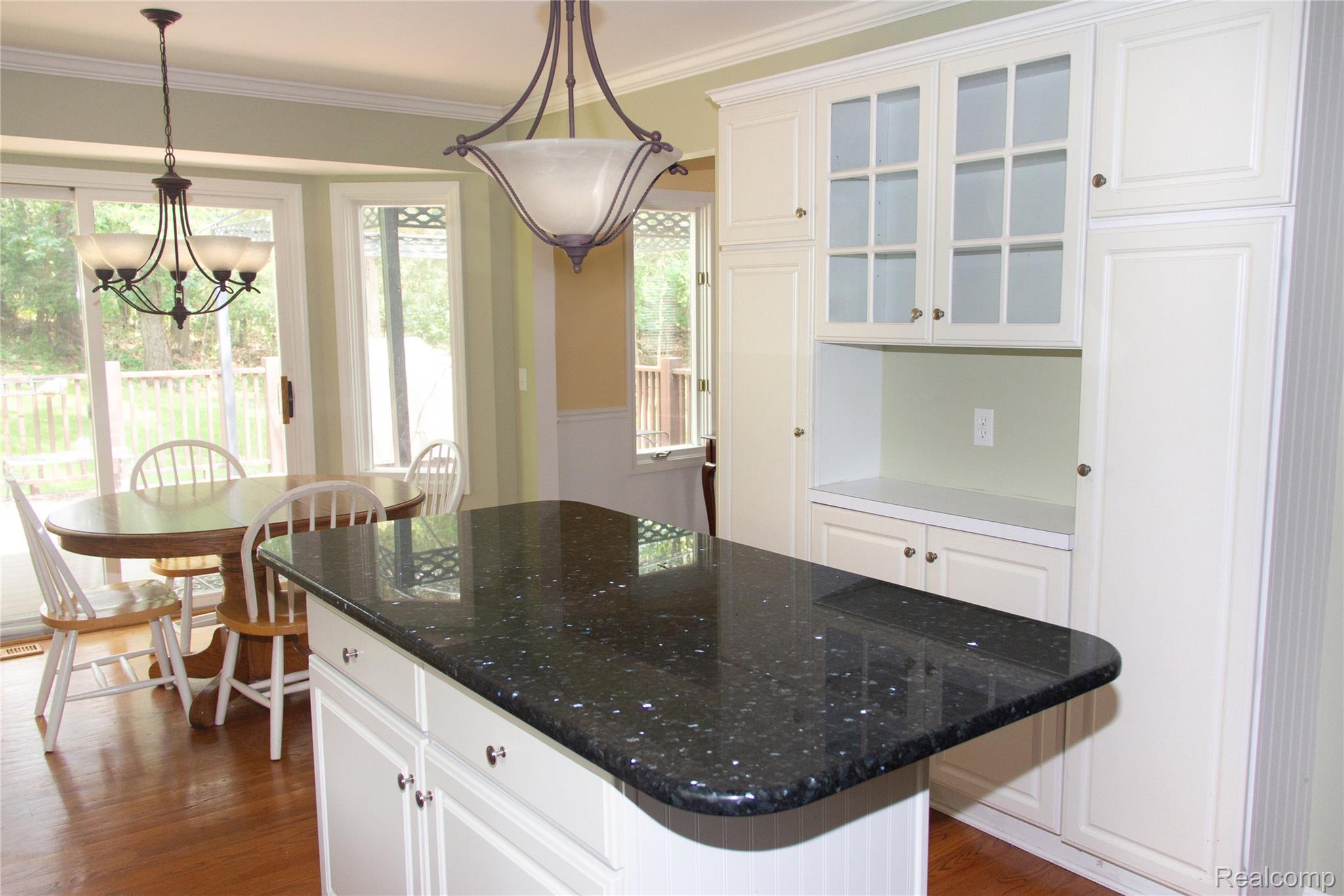 7781 Partridge Hill Drive Property Photo 3