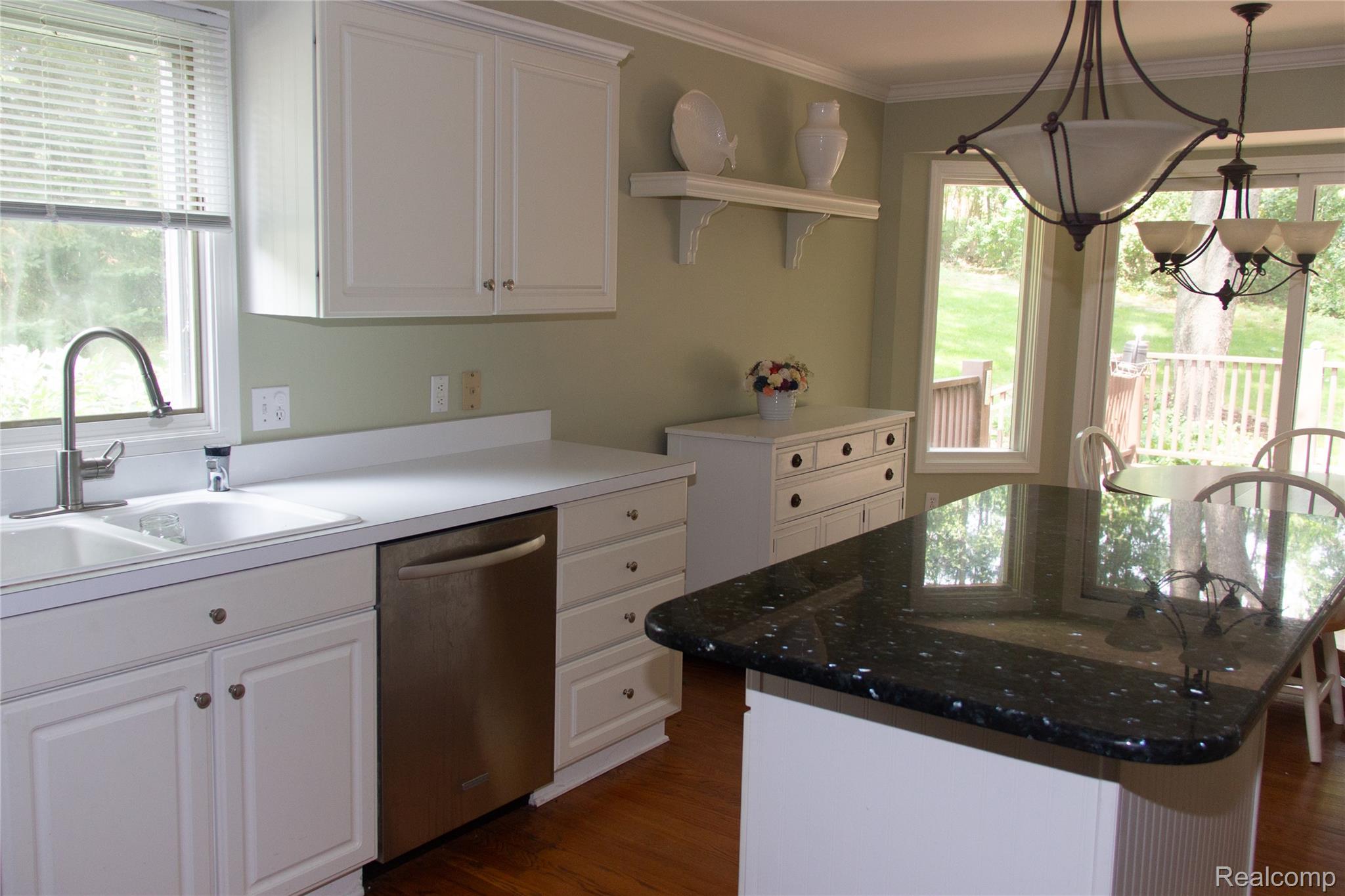 7781 Partridge Hill Drive Property Photo 6