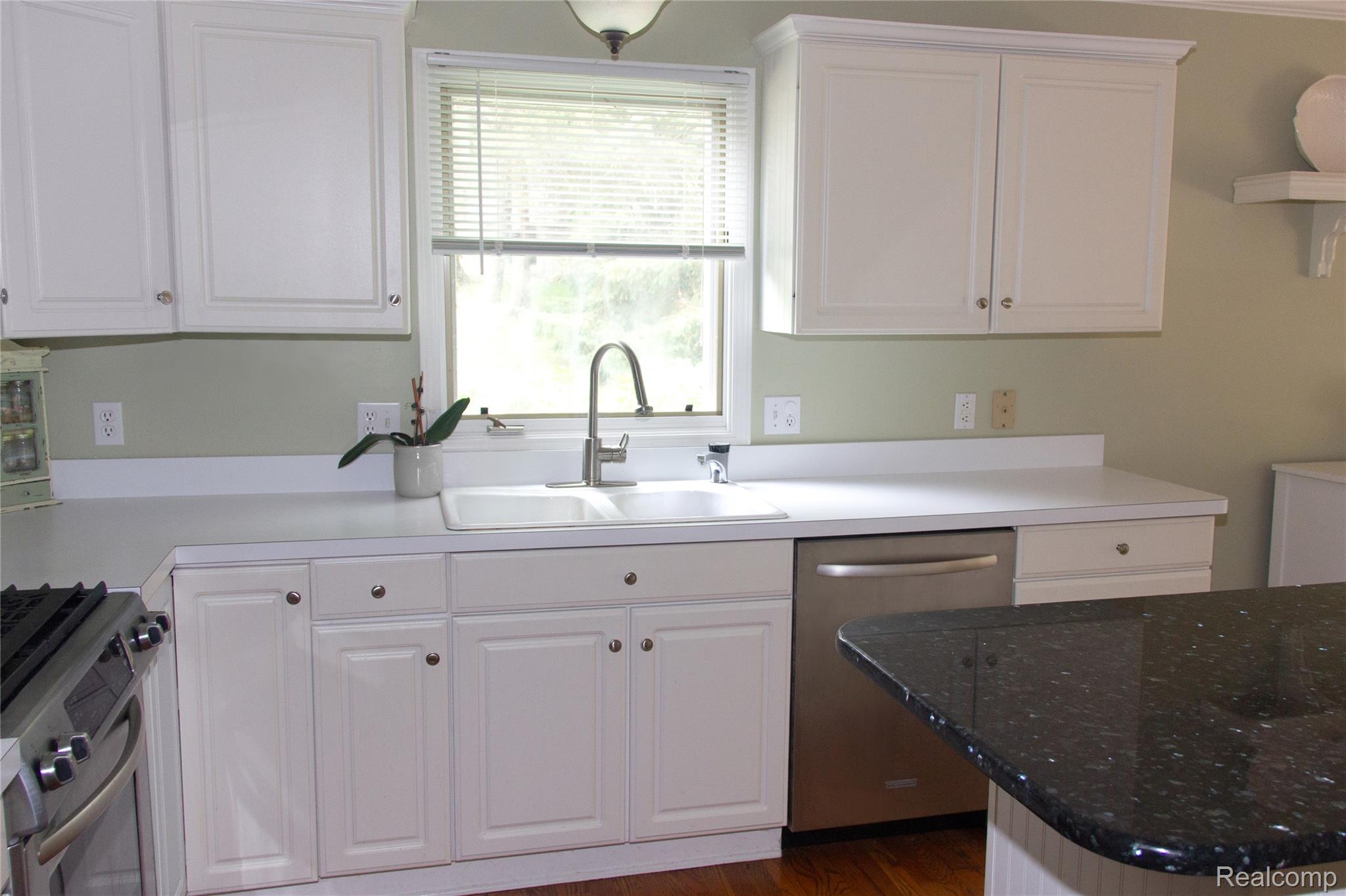 7781 Partridge Hill Drive Property Photo 7