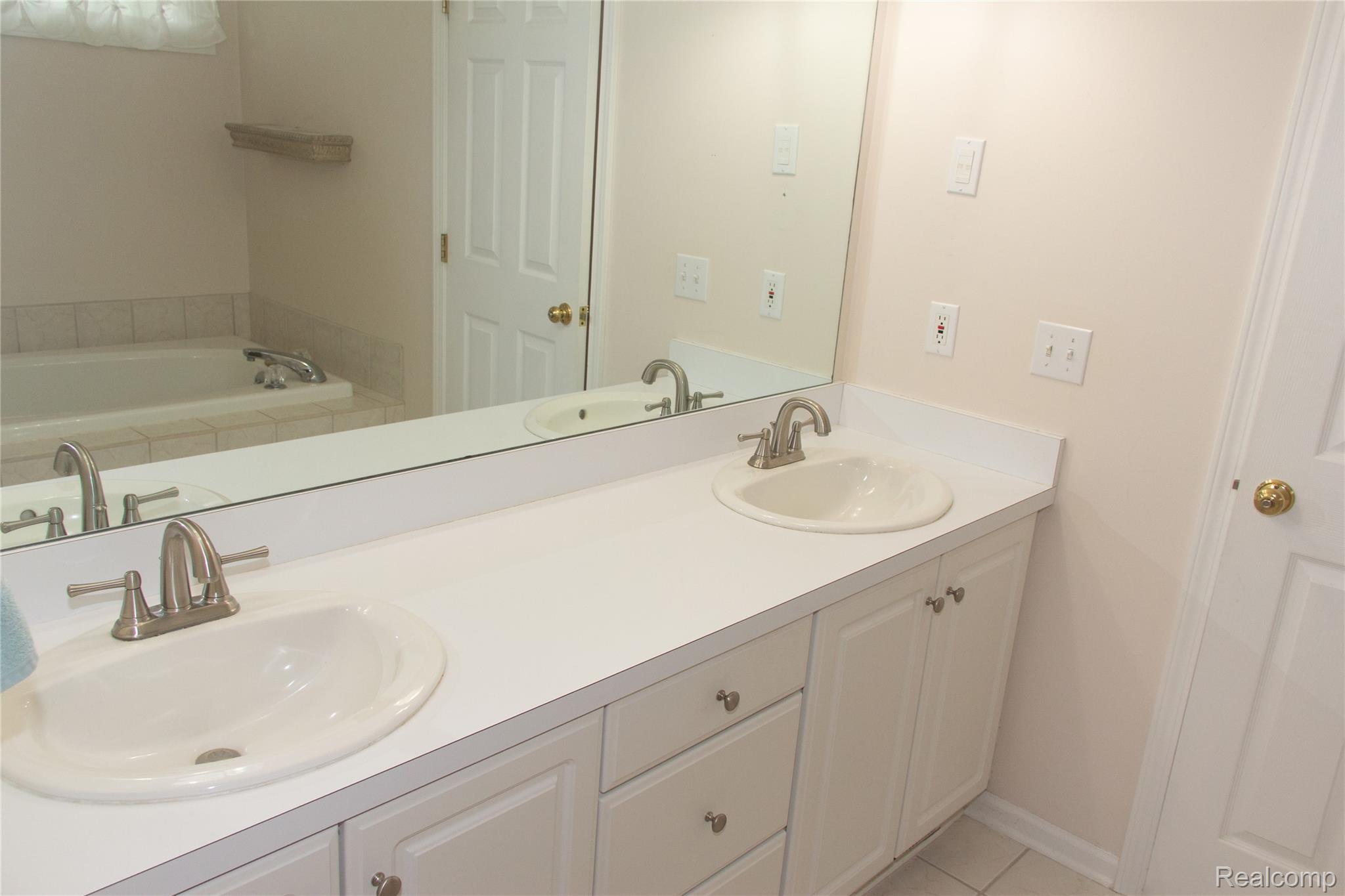7781 Partridge Hill Drive Property Photo 18