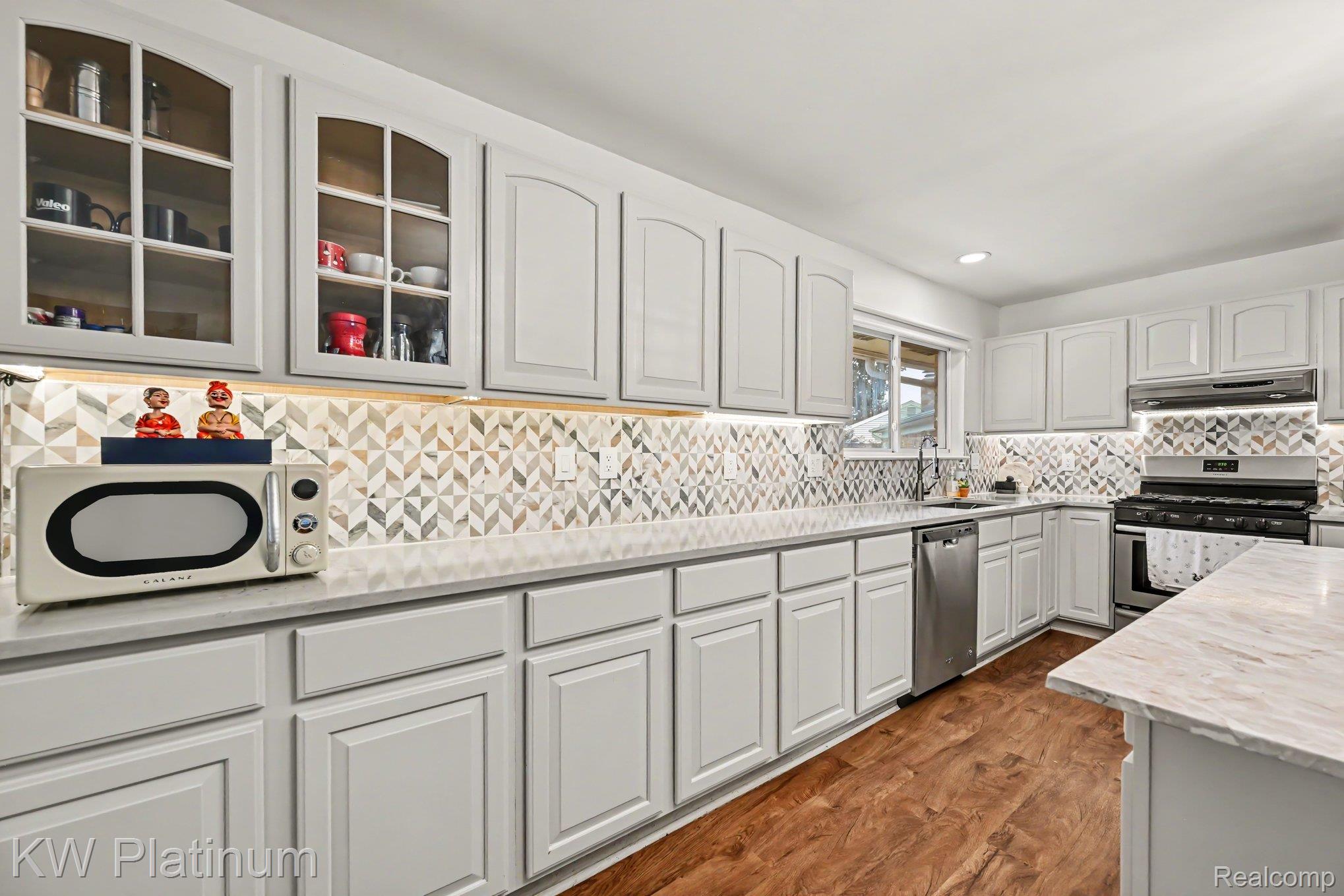43957 Southampton Drive Property Photo 11