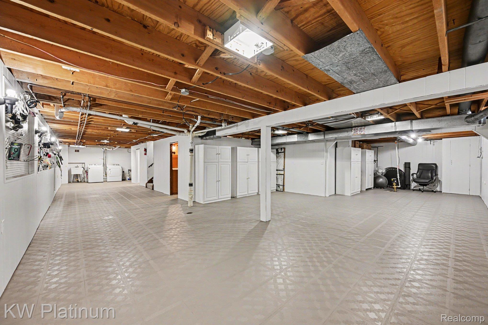 43957 Southampton Drive Property Photo 29