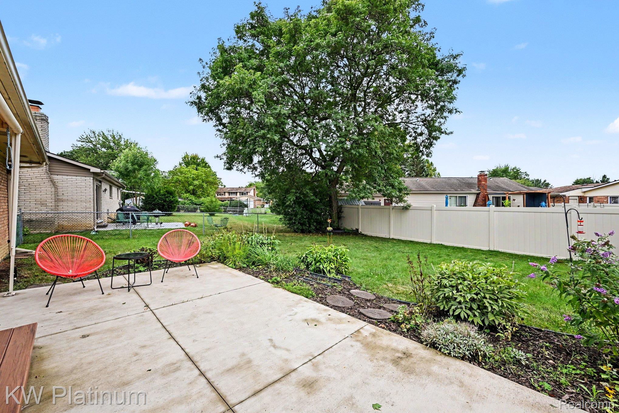 43957 Southampton Drive Property Photo 31