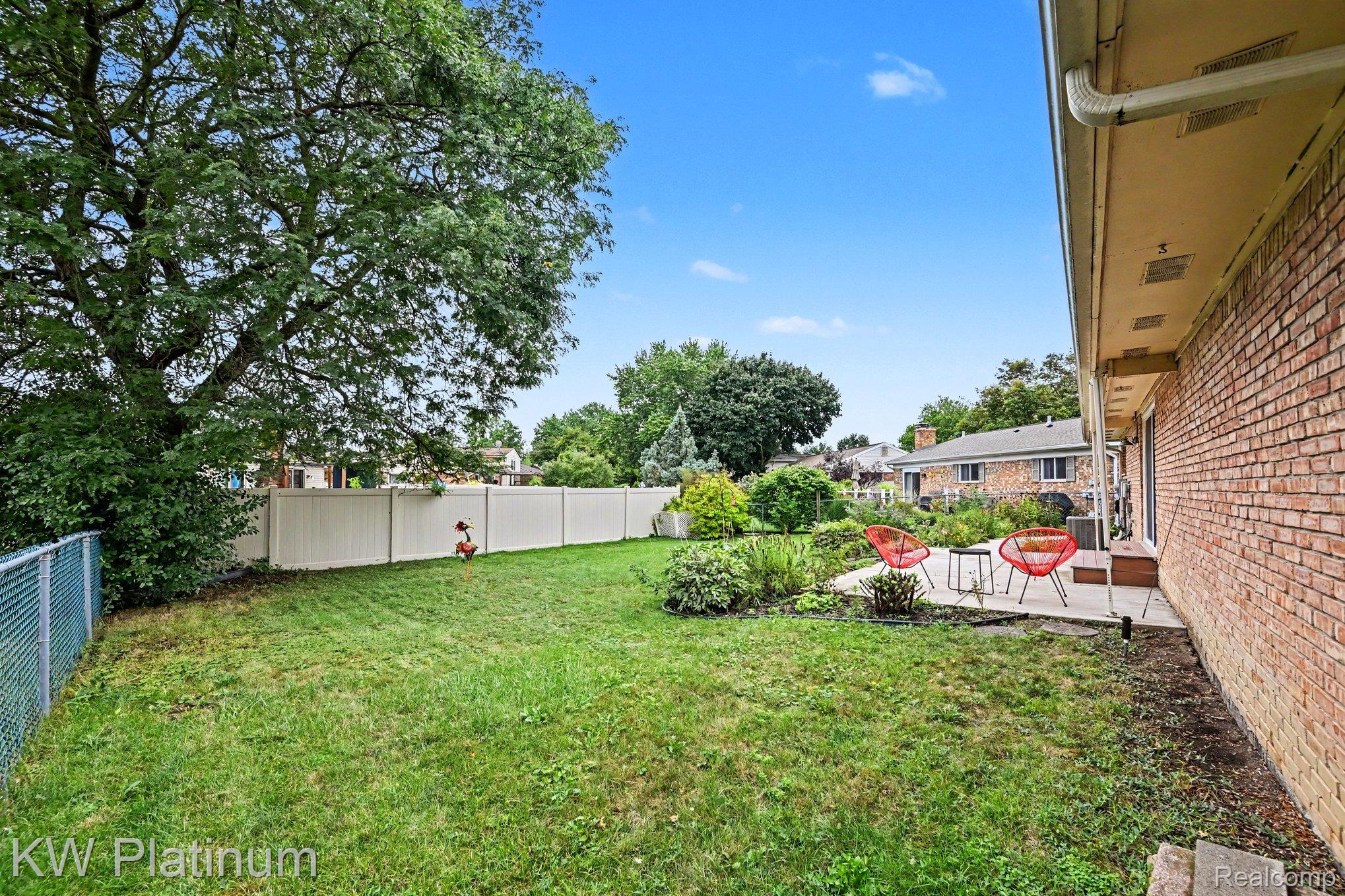 43957 Southampton Drive Property Photo 32