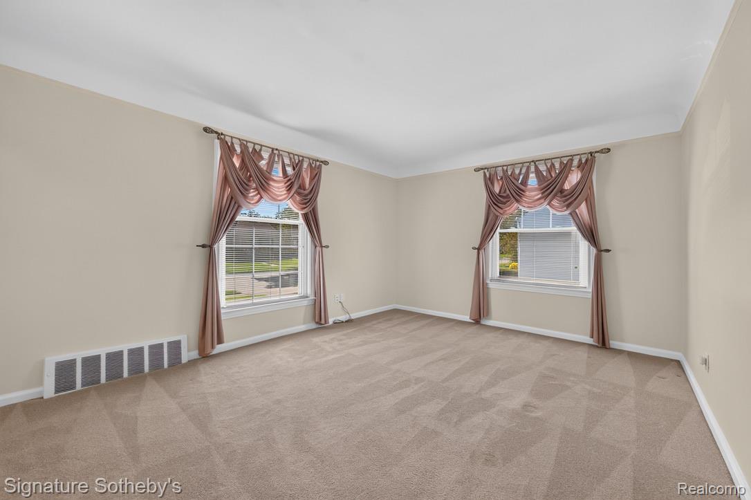 4139 Griffith Avenue Property Photo 11