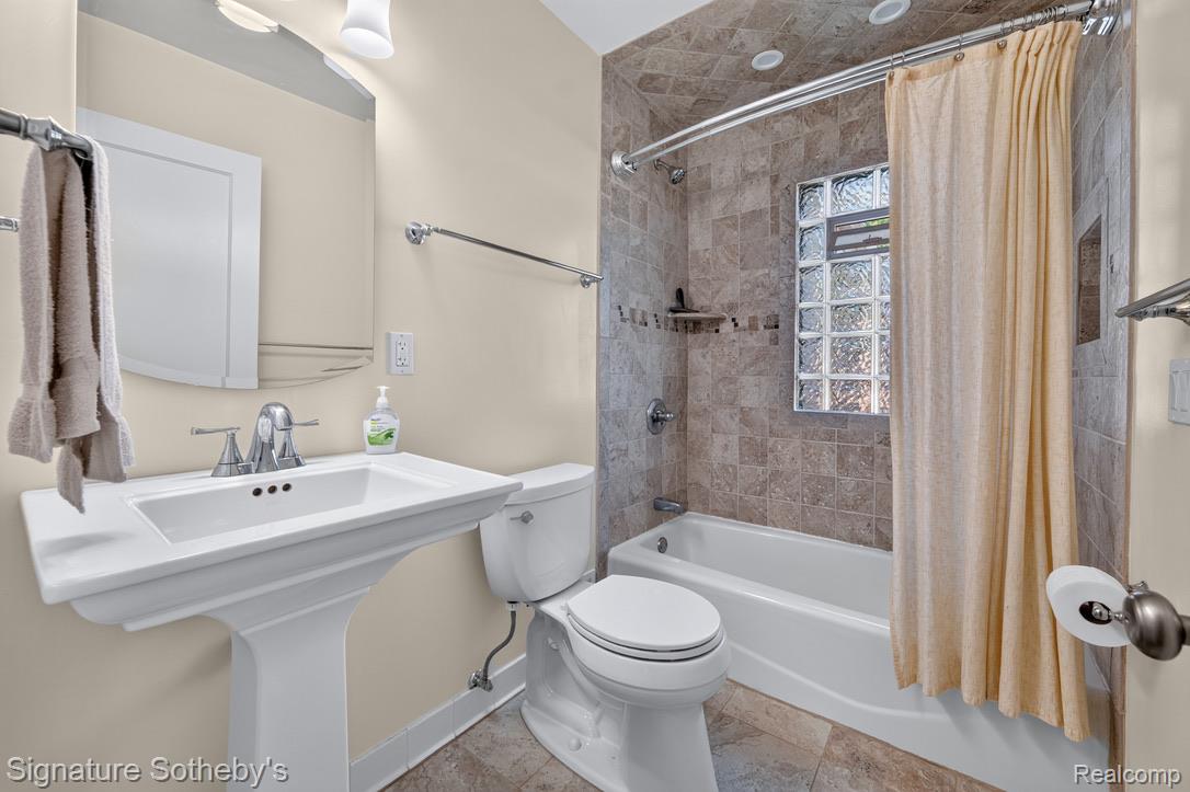 4139 Griffith Avenue Property Photo 25