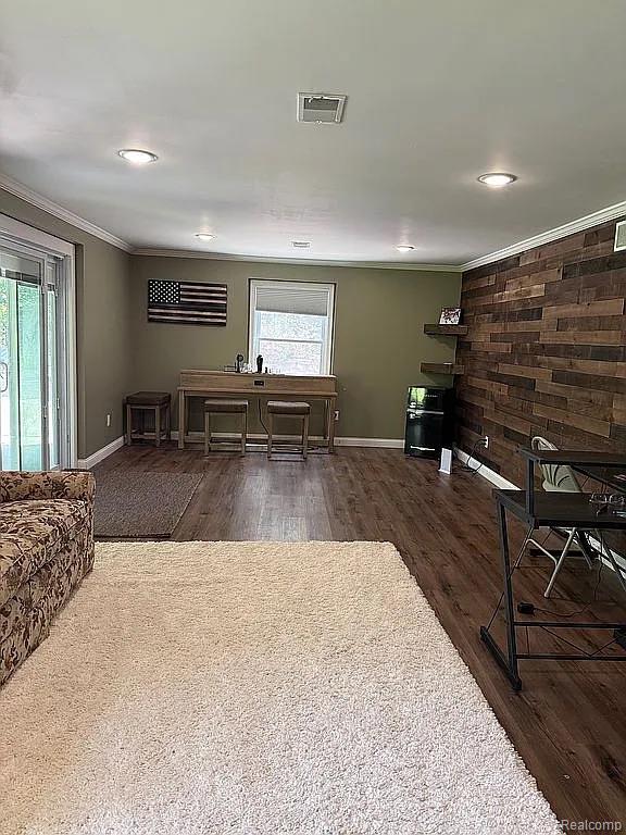 1555 Thompson Road Property Photo 10