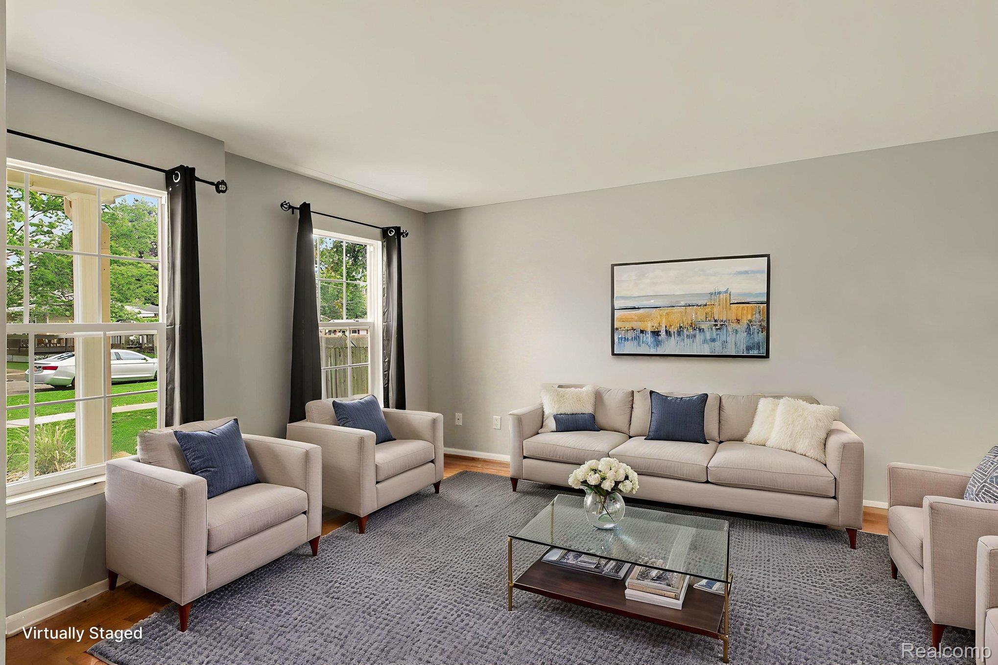 212 S Clark Street Property Photo 8