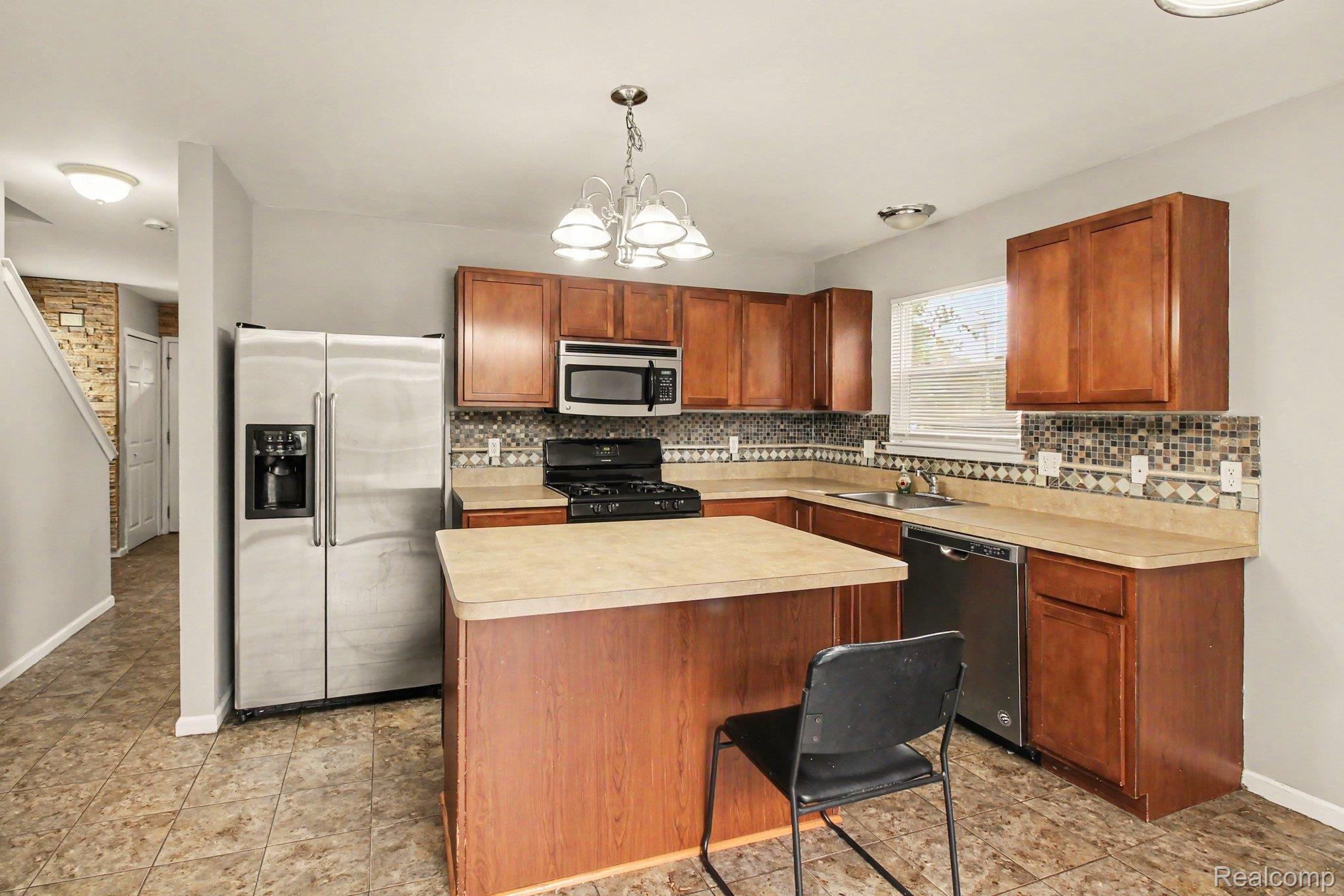 212 S Clark Street Property Photo 14