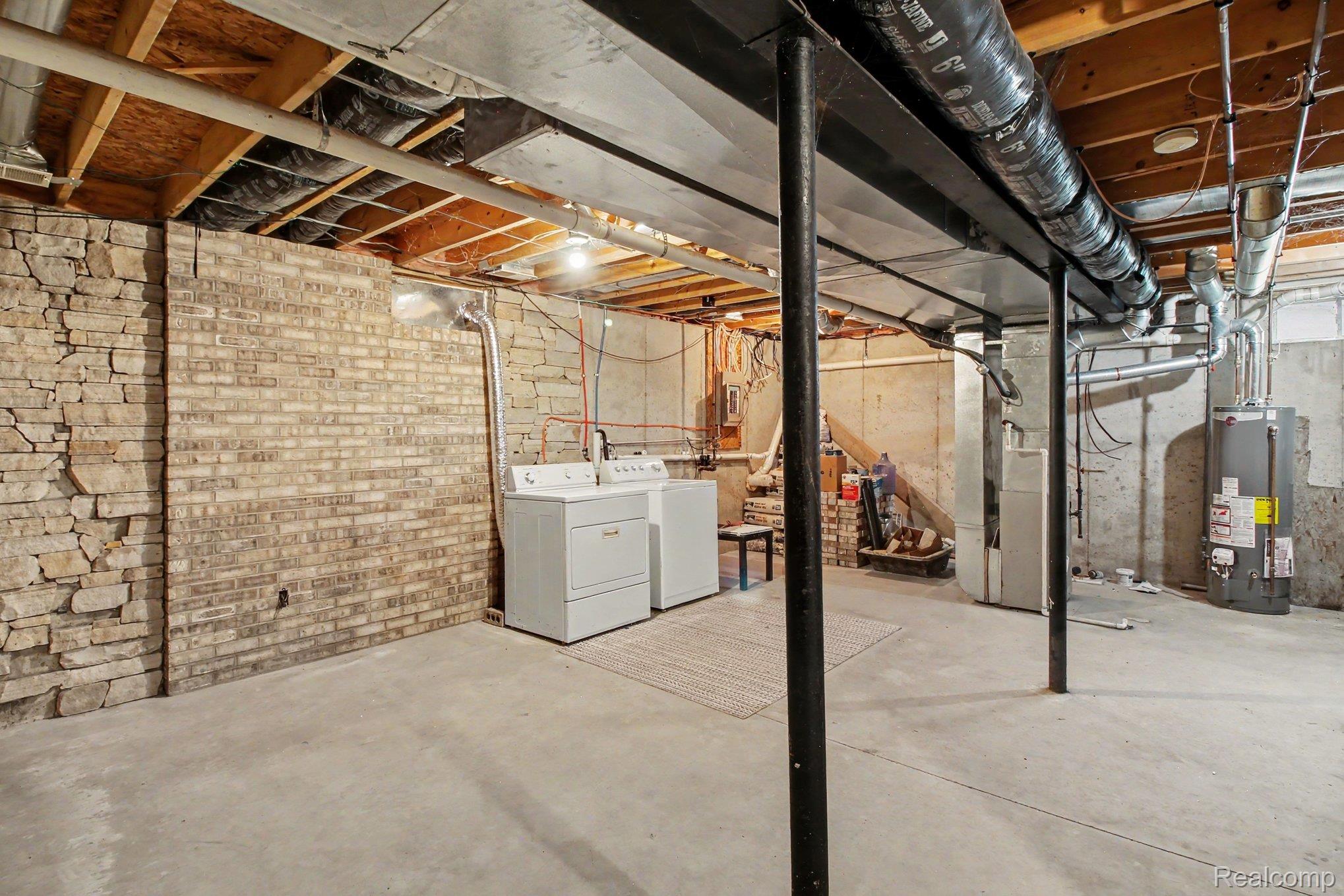 212 S Clark Street Property Photo 23