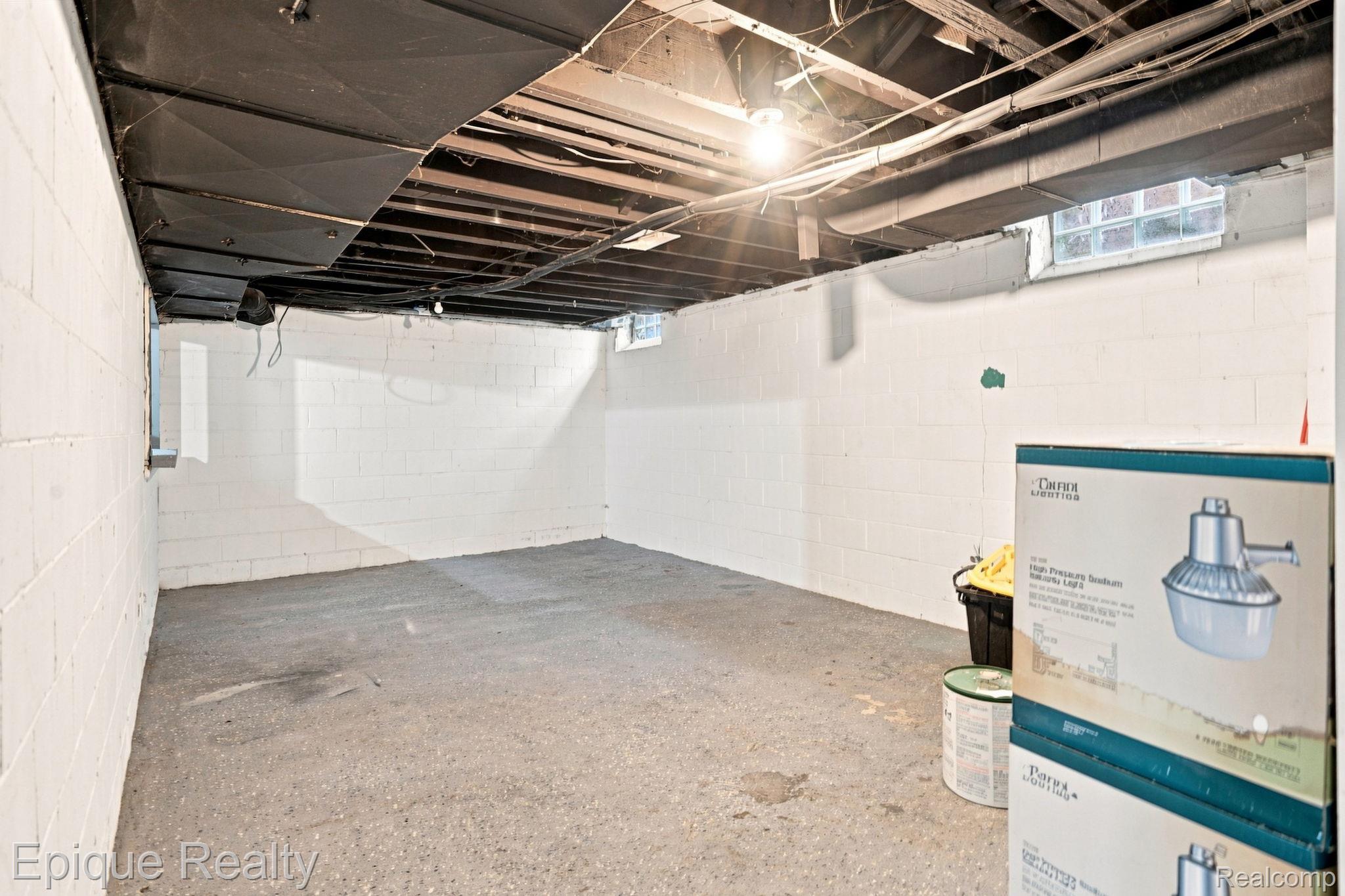 17377 Pennington Drive Property Photo 22
