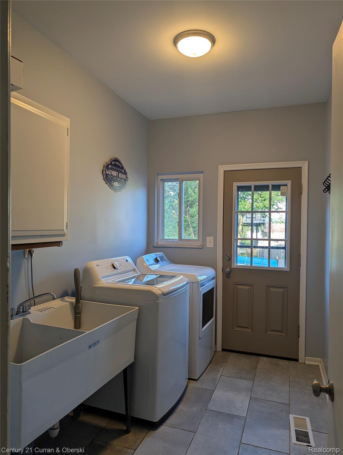 9371 Bennett Lake Road Property Photo 11