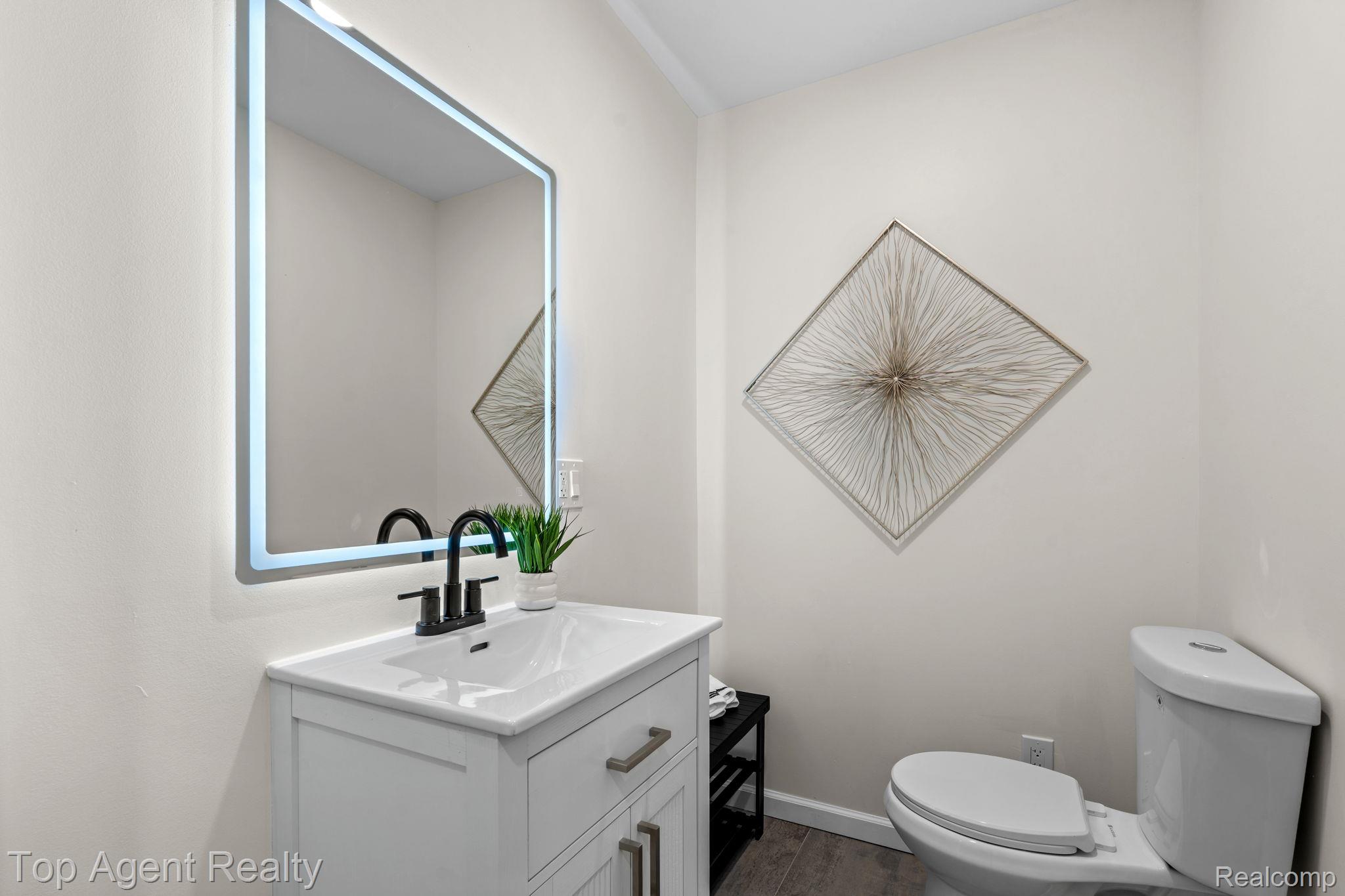 784 Barrington Road Property Photo 20