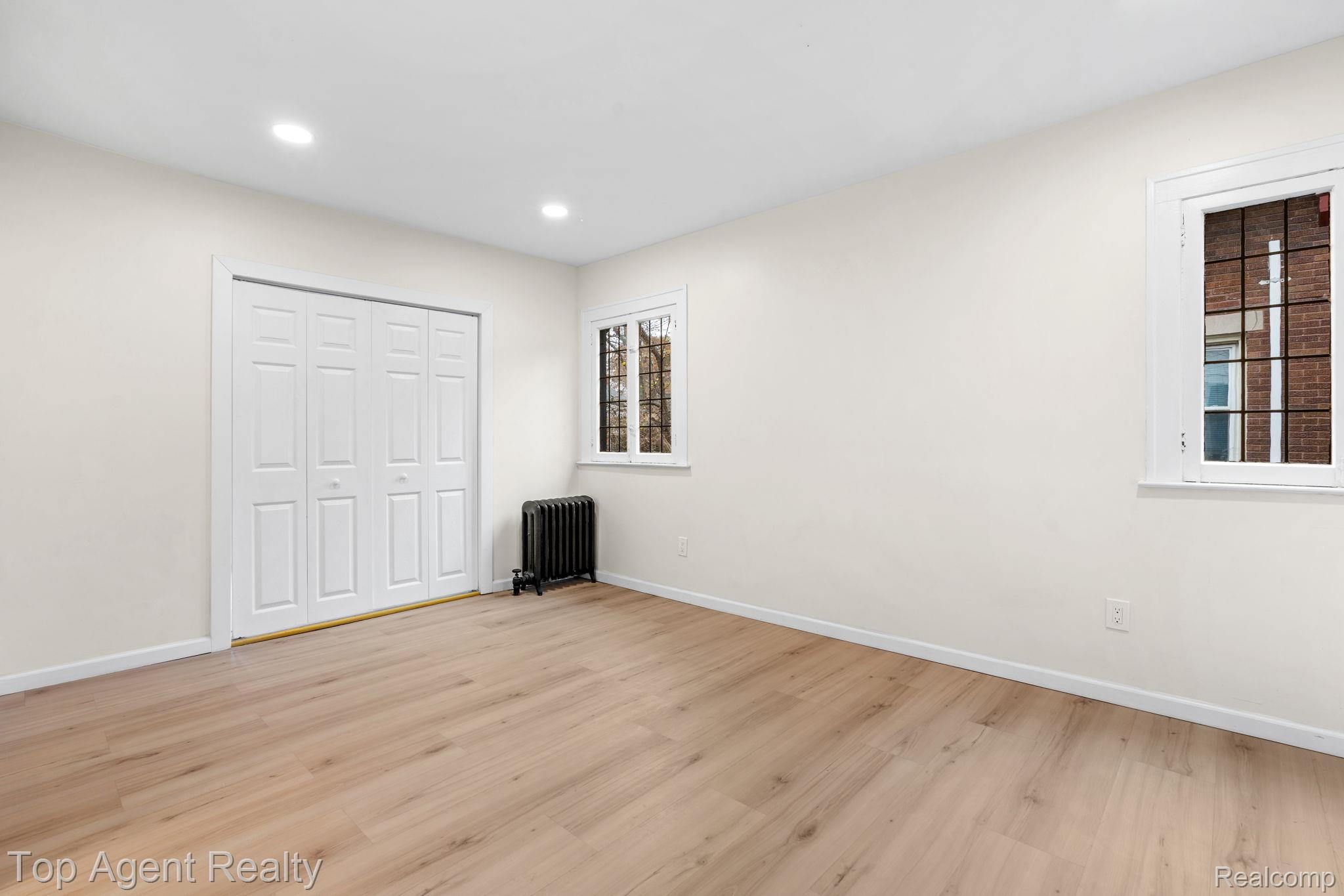784 Barrington Road Property Photo 24