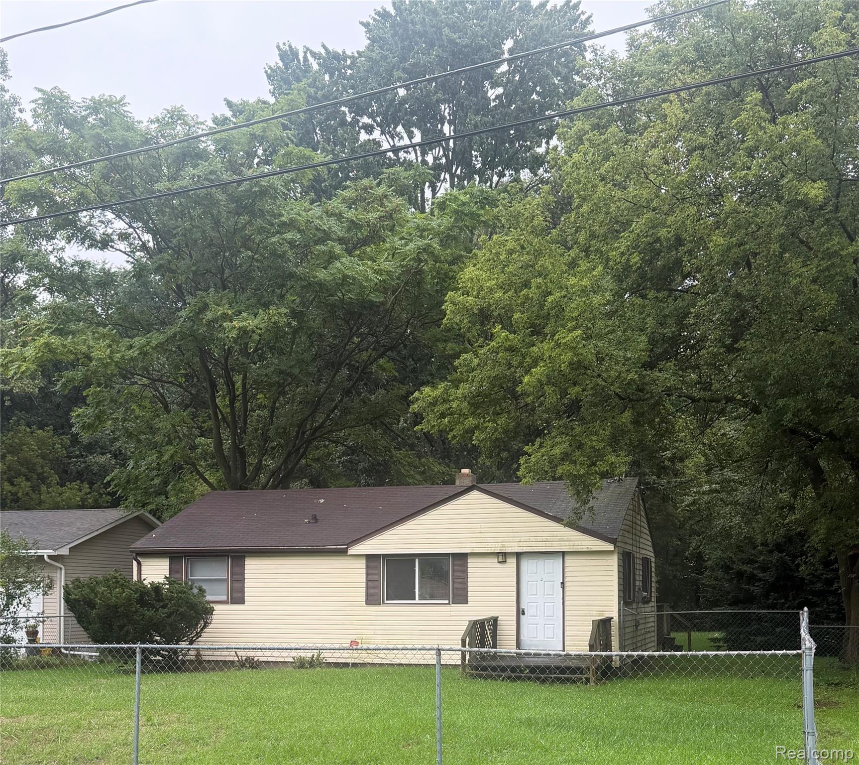 2069 Woodland Pass Property Photo 1