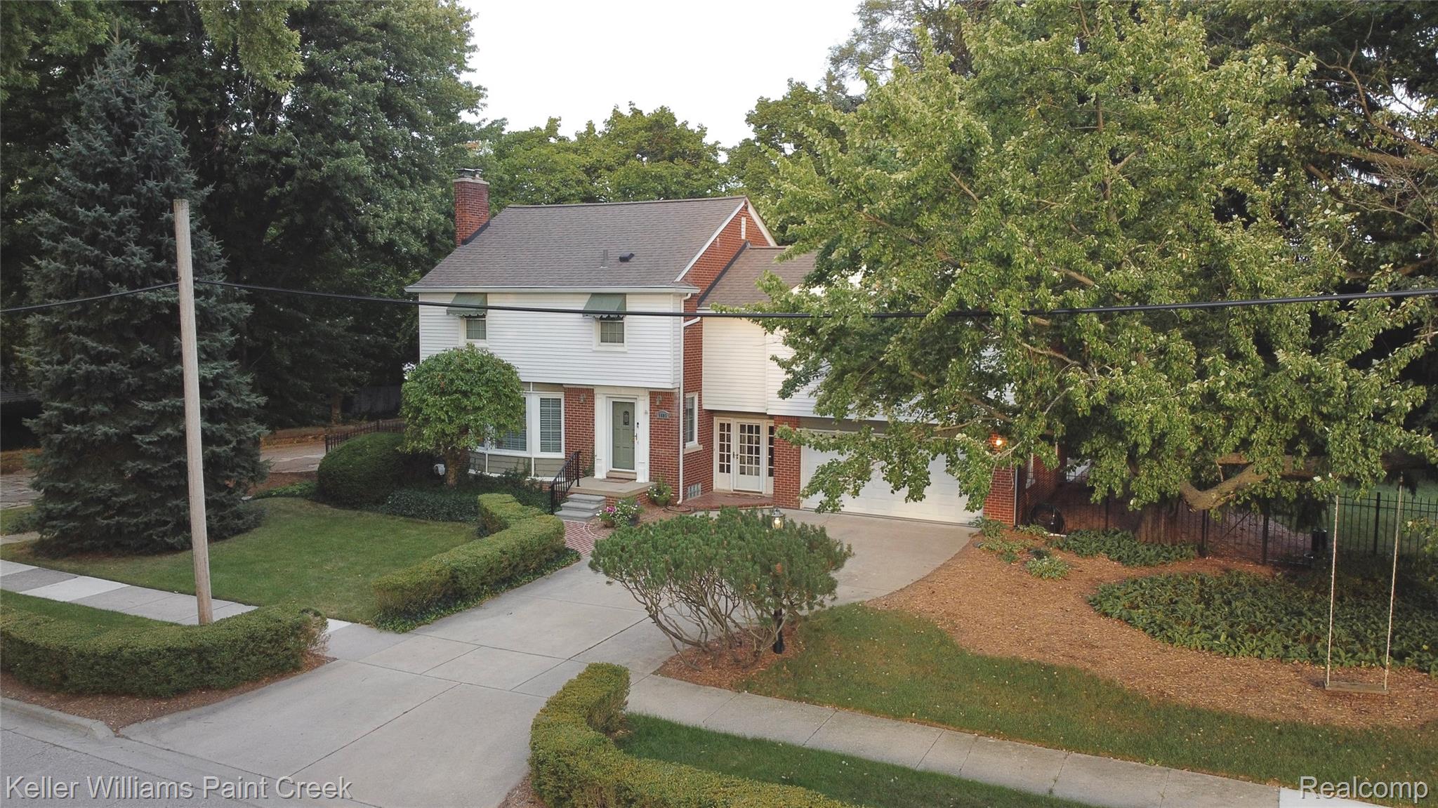 1405 Wellesley Drive Property Photo 1