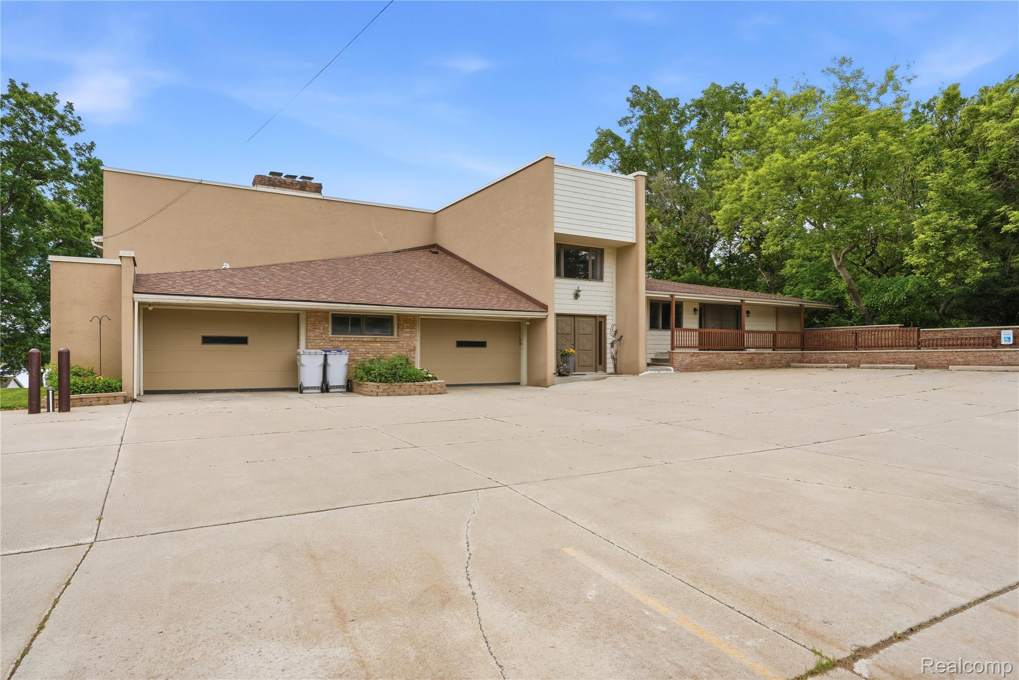 11032 Grand River Road Property Photo 1