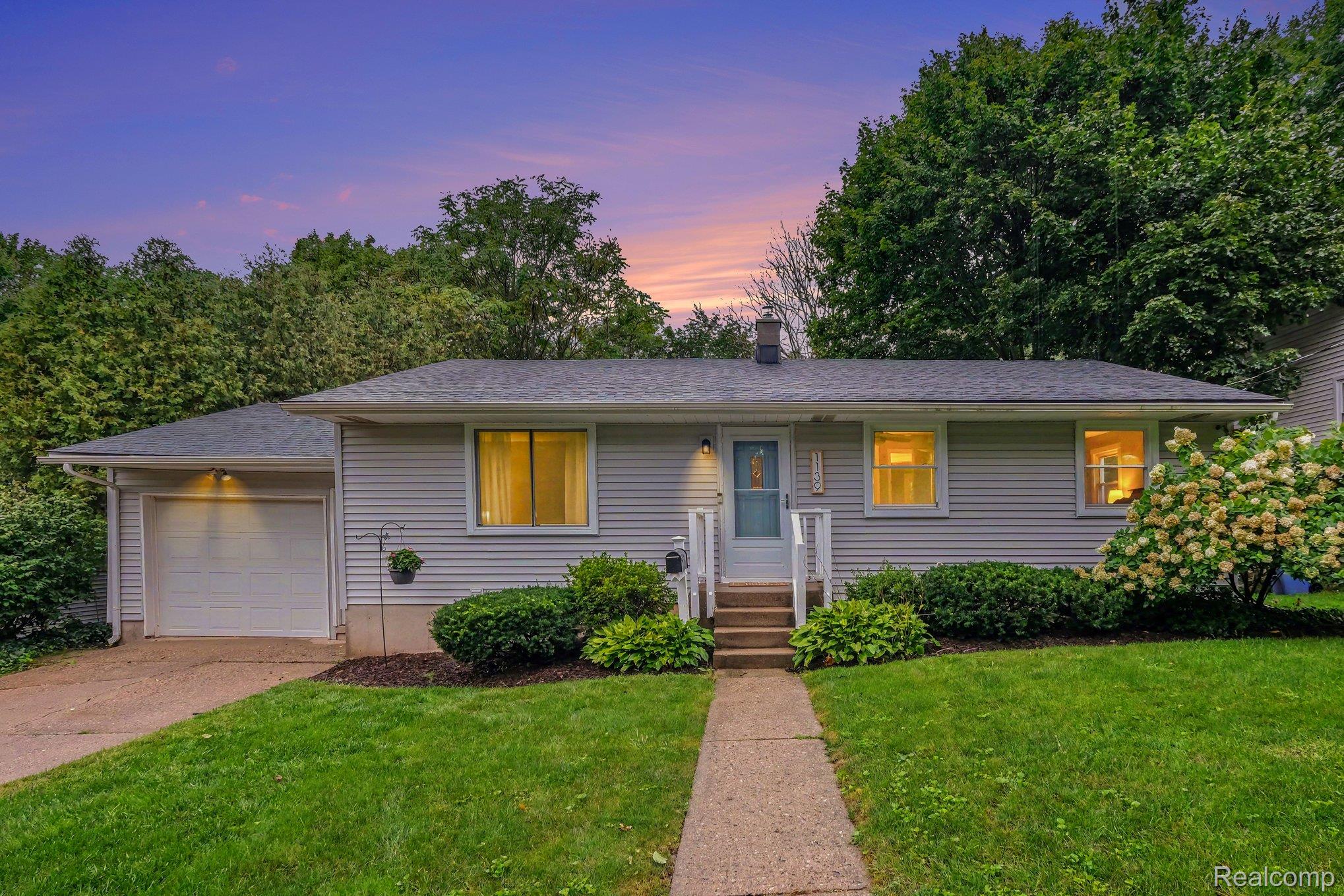 1139 Houseman Avenue Property Photo 1