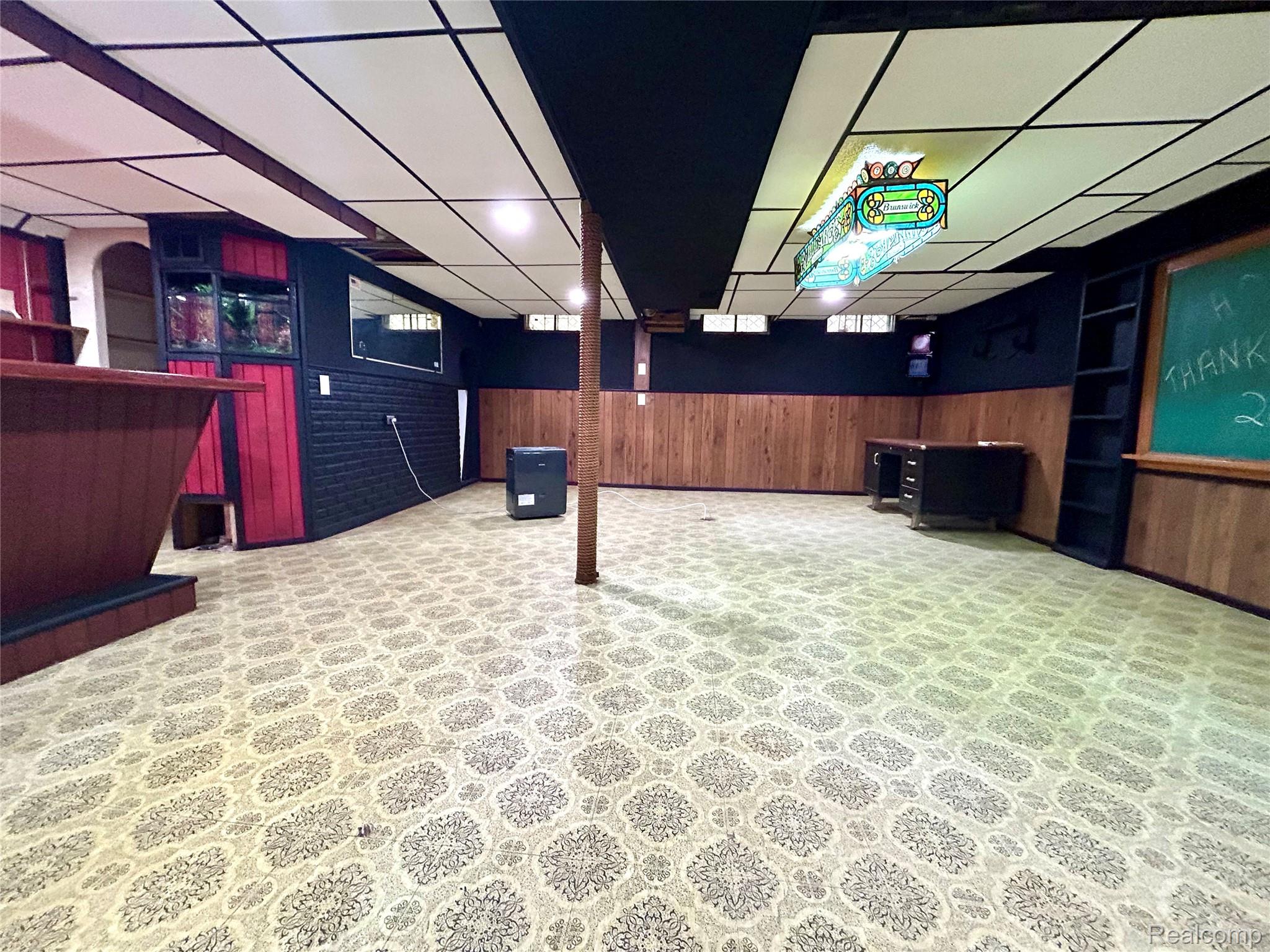 15460 Collins Street Property Photo 25