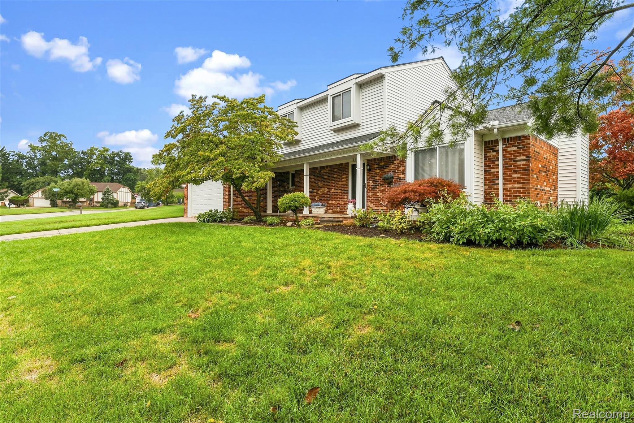 2326 Highsplint Drive Property Photo 4