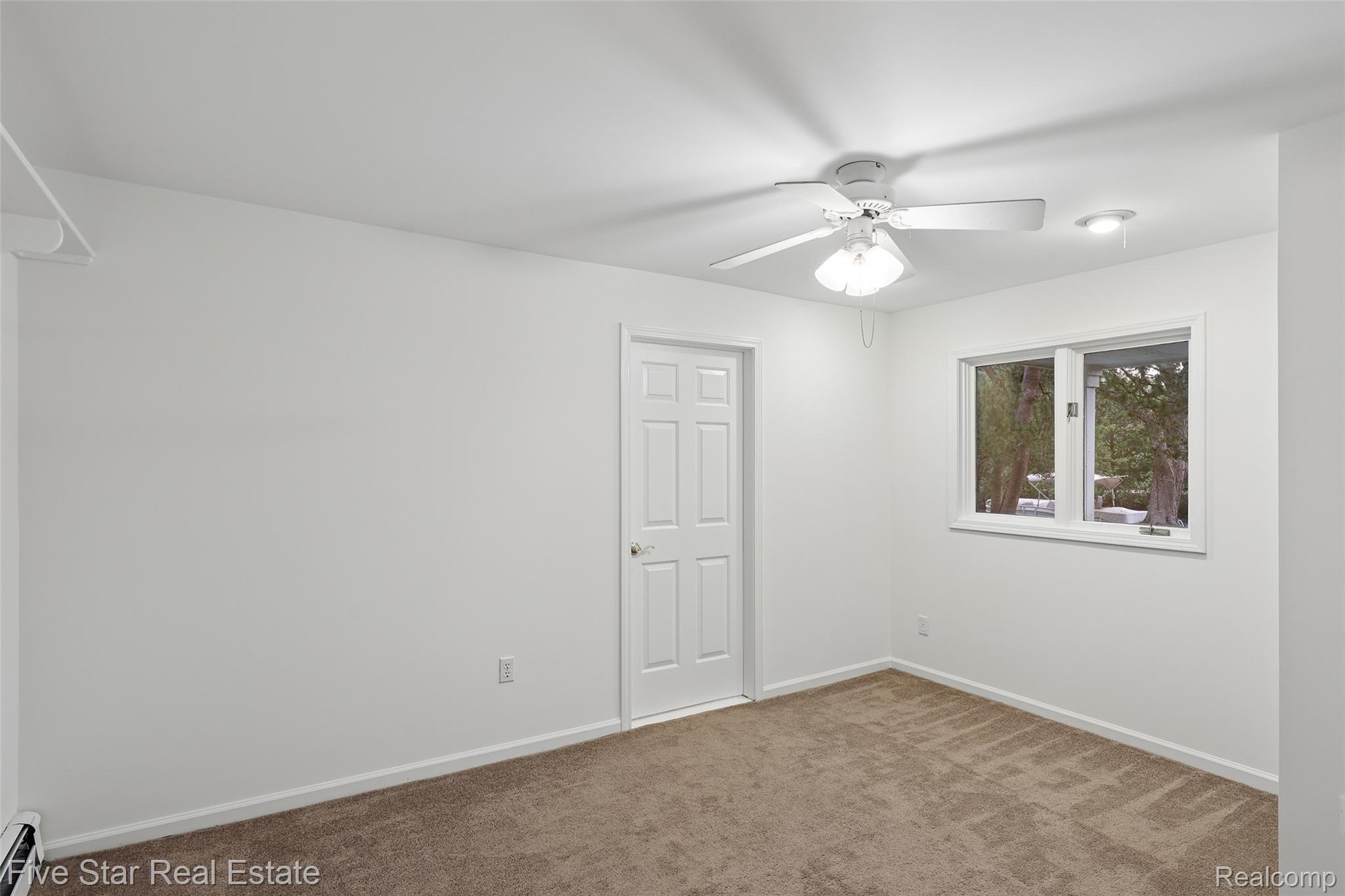 9045 Commerce Road Property Photo 34