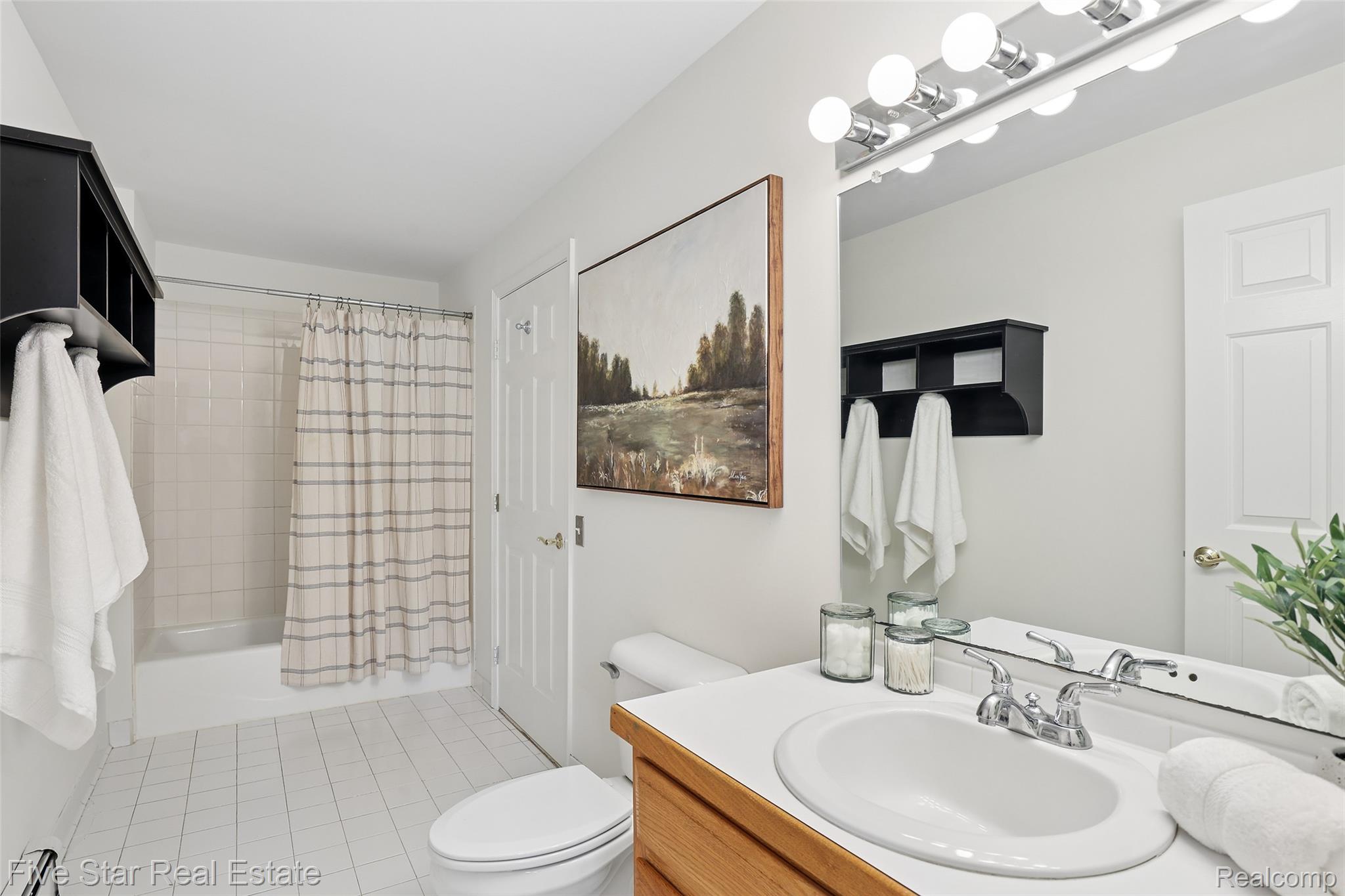 9045 Commerce Road Property Photo 36
