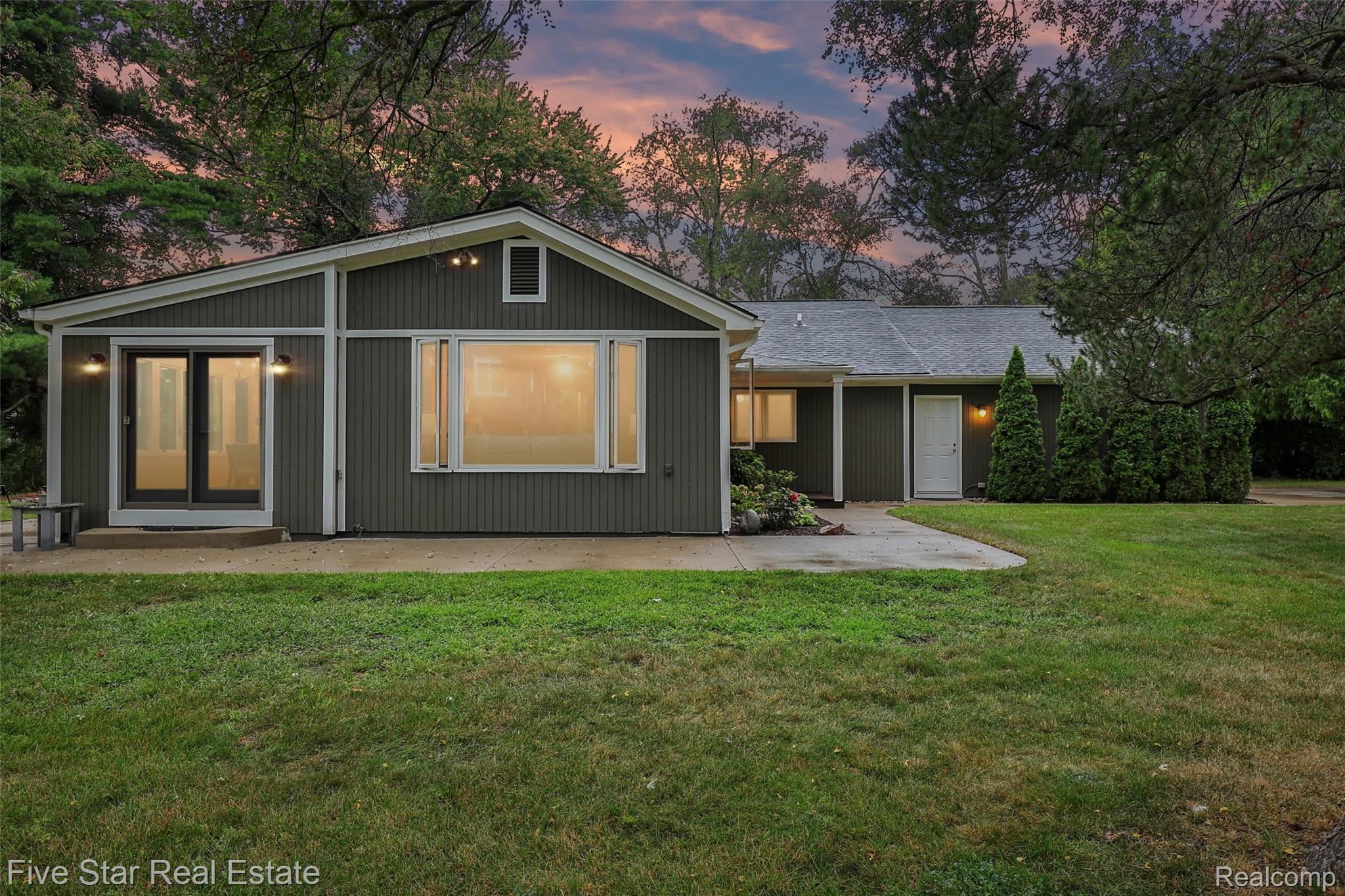 9045 Commerce Road Property Photo 40