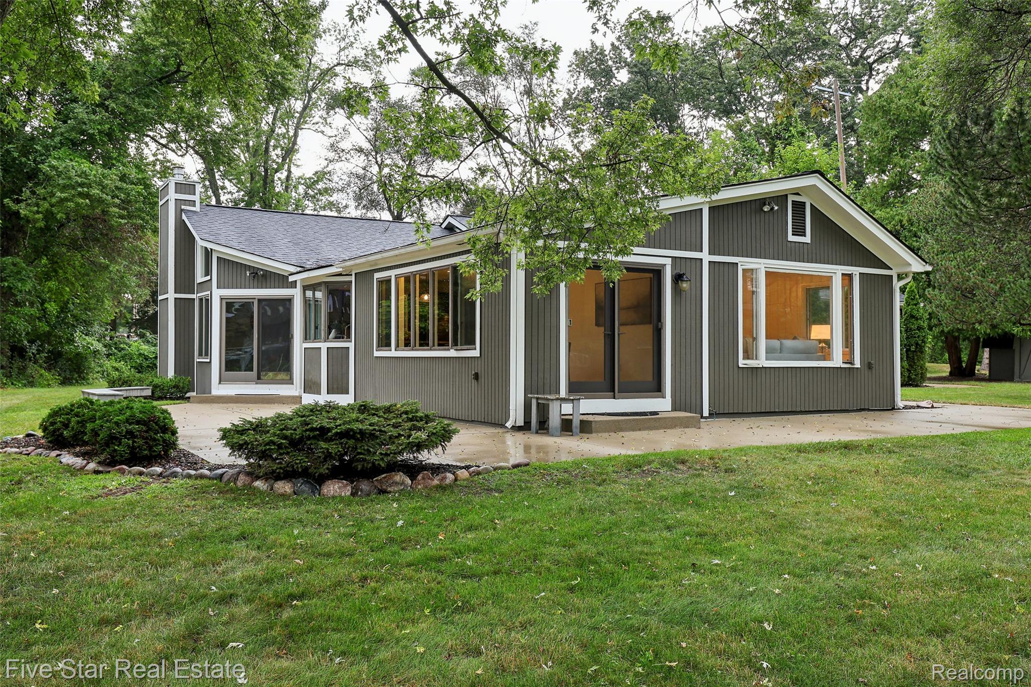 9045 Commerce Road Property Photo 41