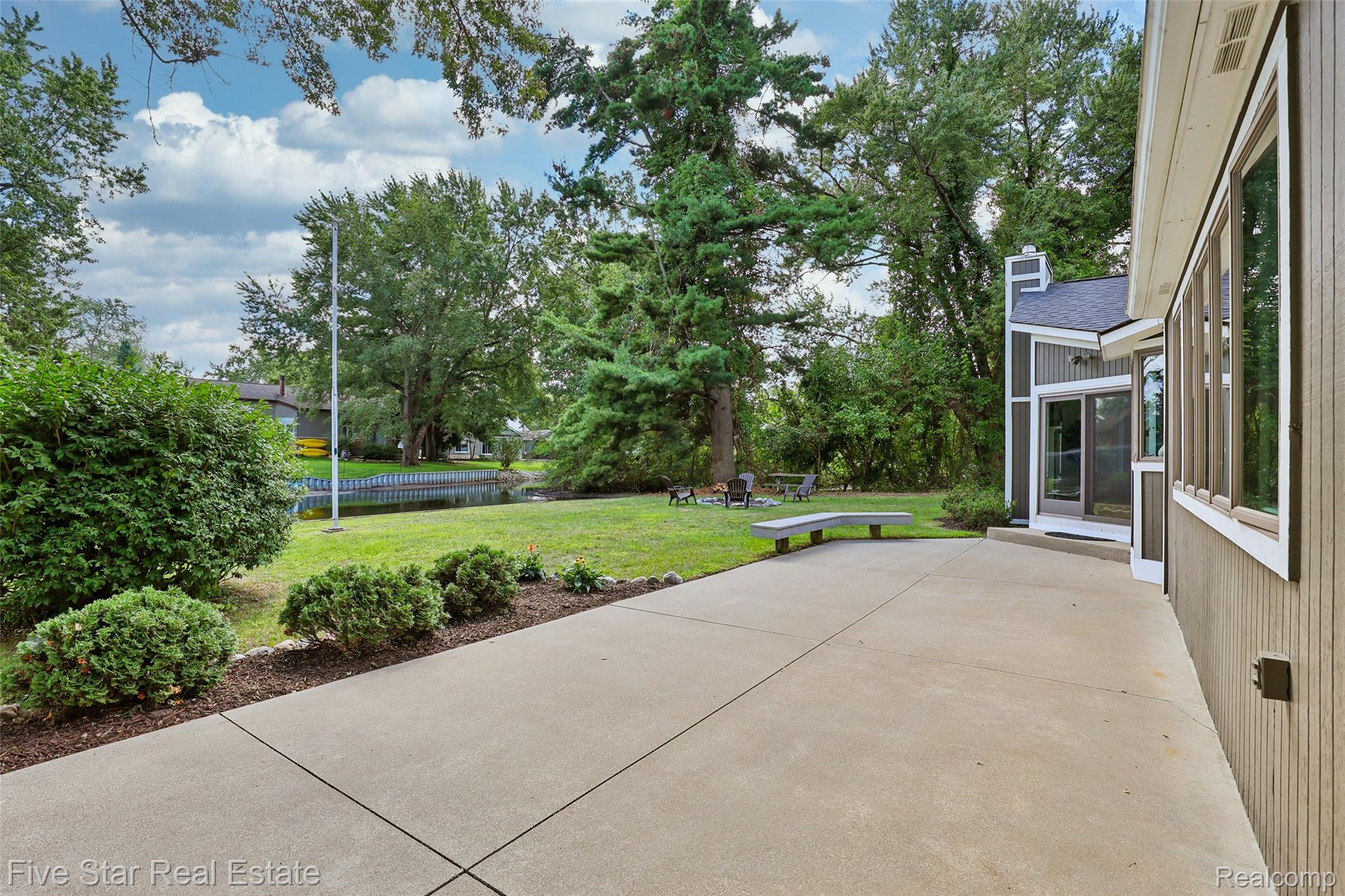 9045 Commerce Road Property Photo 42