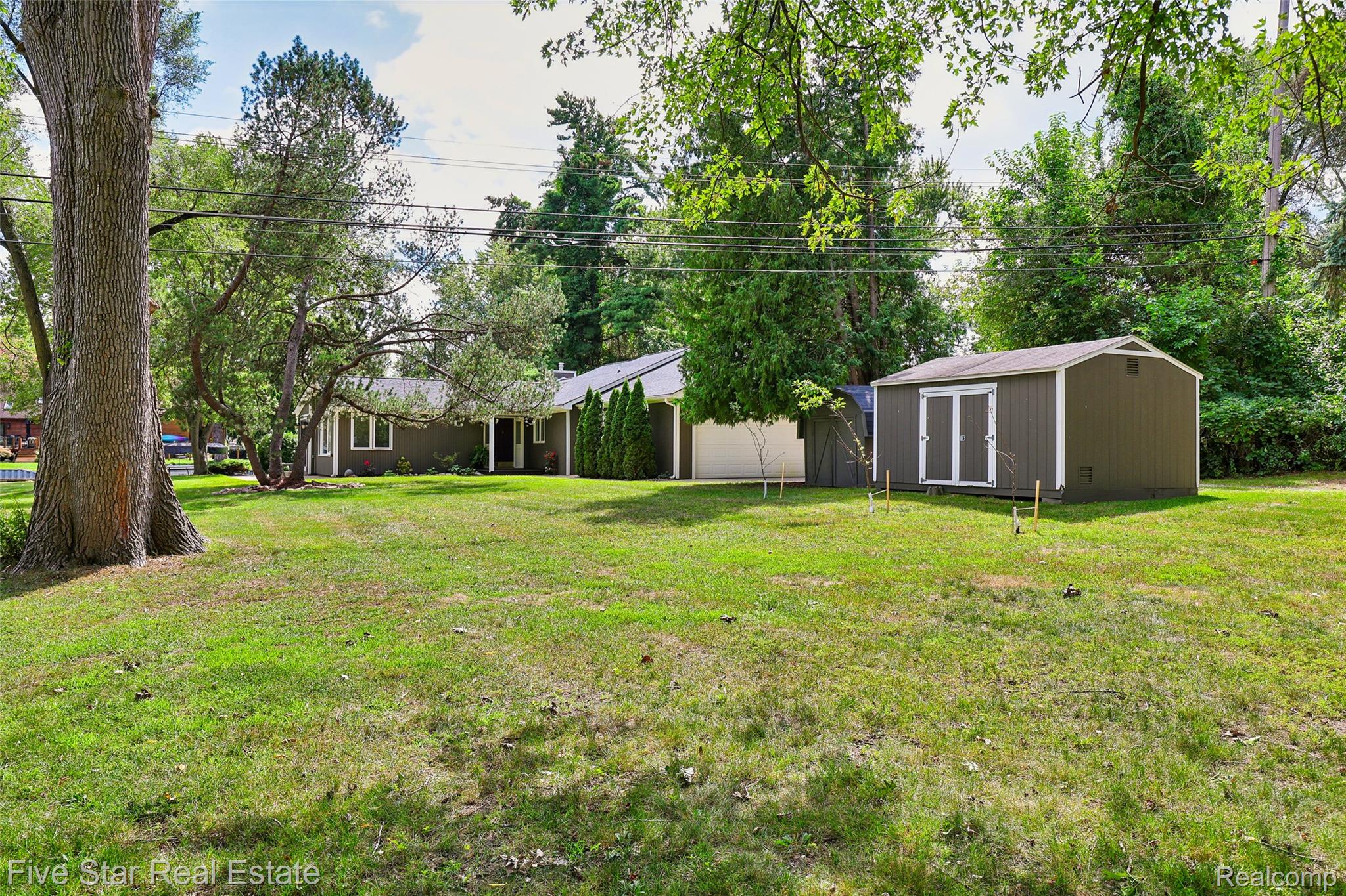 9045 Commerce Road Property Photo 47