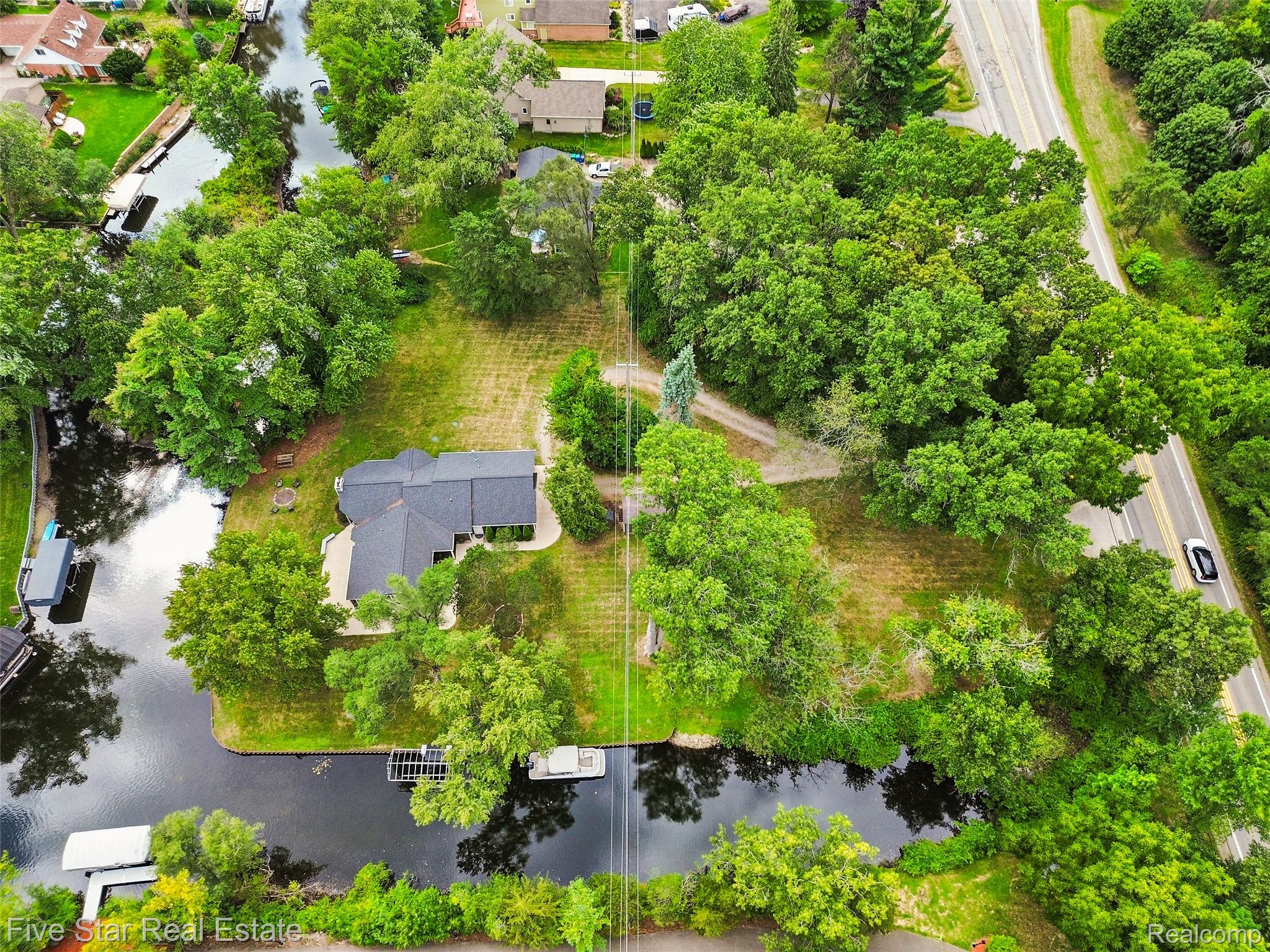 9045 Commerce Road Property Photo 52