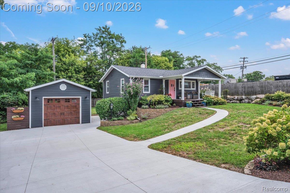 2131 Beechmont Street Property Photo 1
