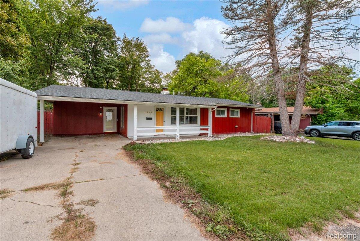 1819 Carmanbrook Parkway Property Photo 3