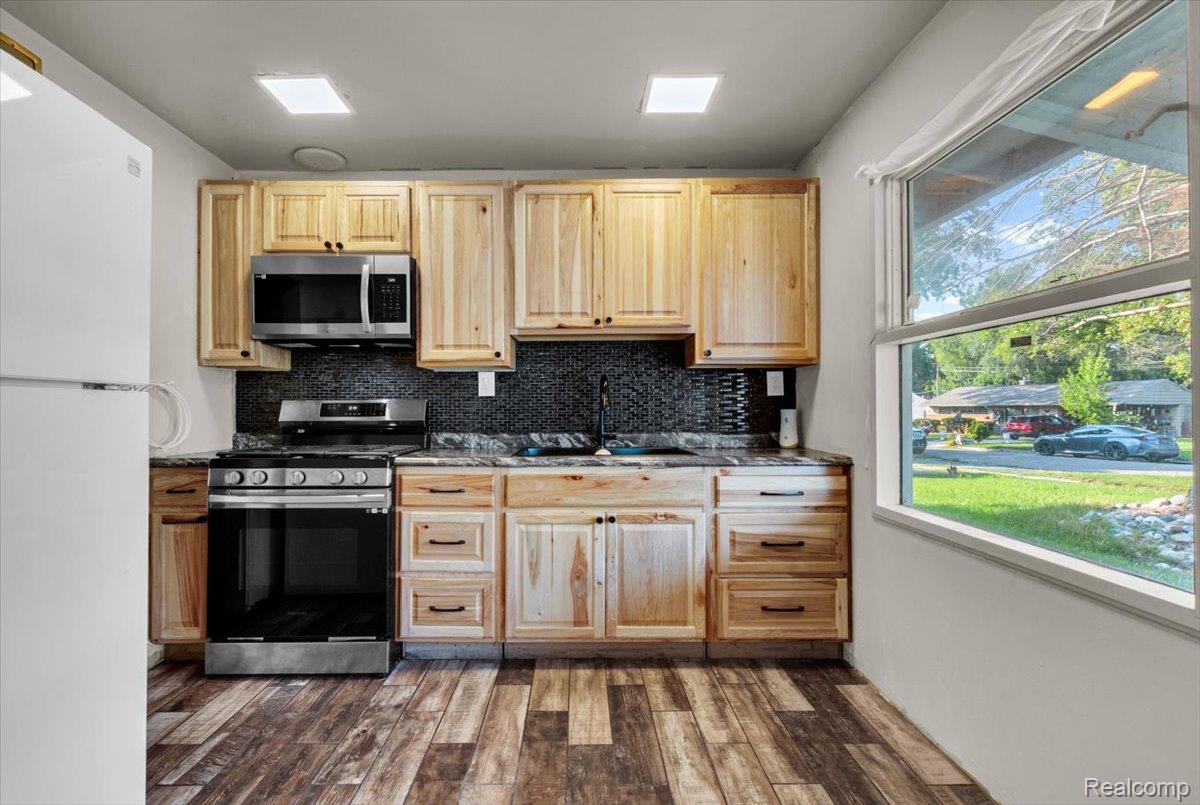 1819 Carmanbrook Parkway Property Photo 13