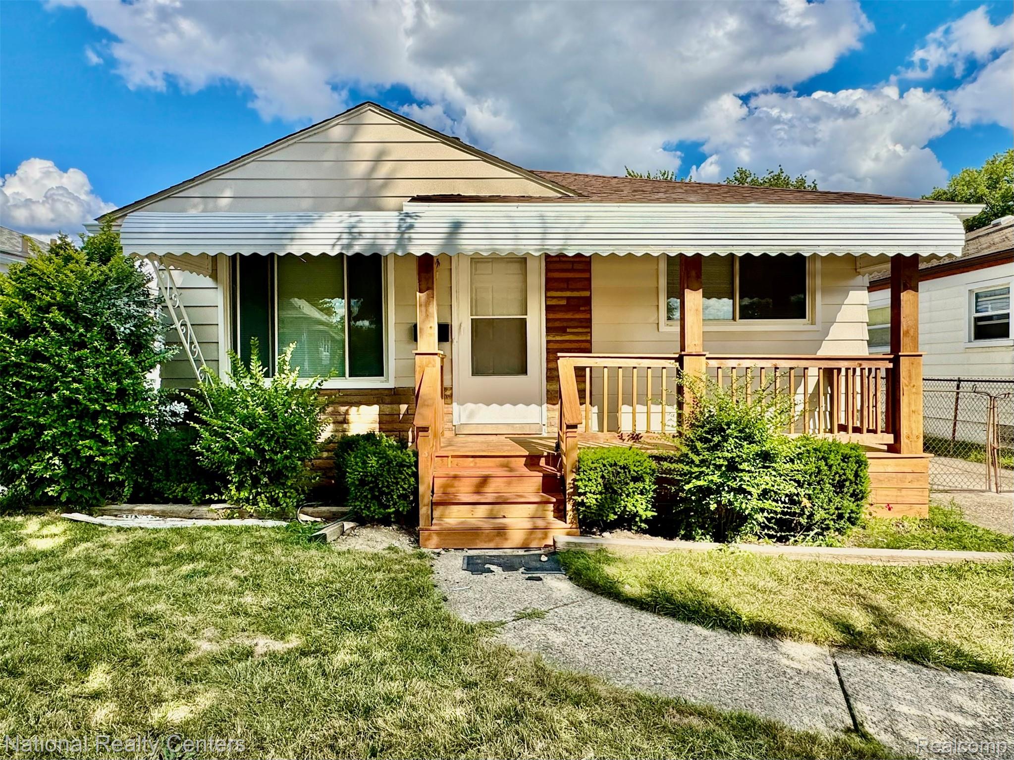 24884 Hayes Avenue Property Photo 1