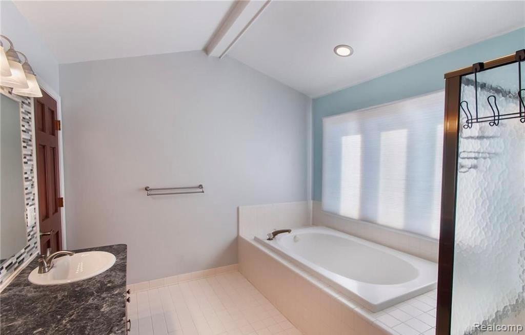 46793 Springwood Drive Property Photo 8