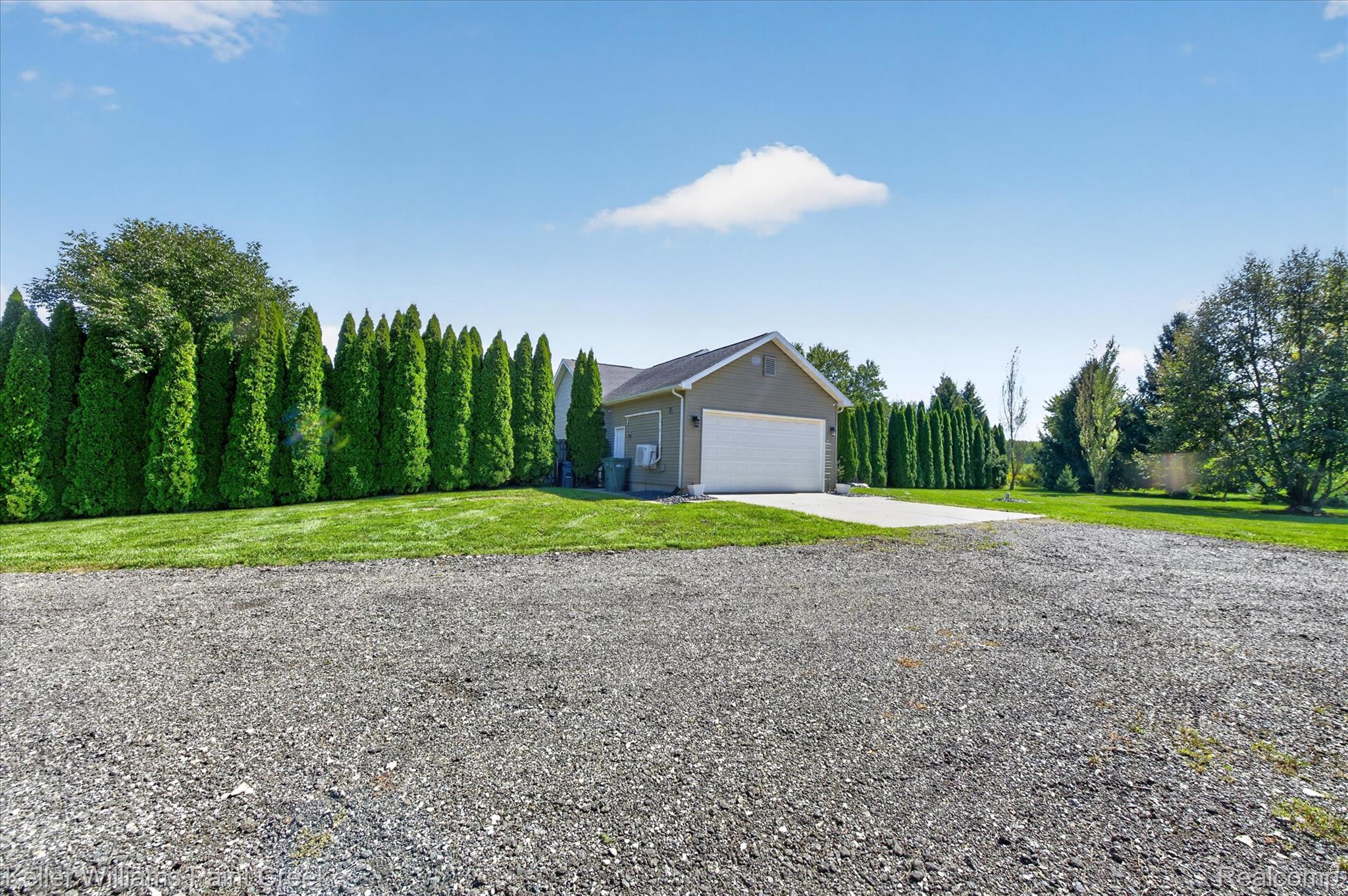 9045 Lemon Road Property Photo 5